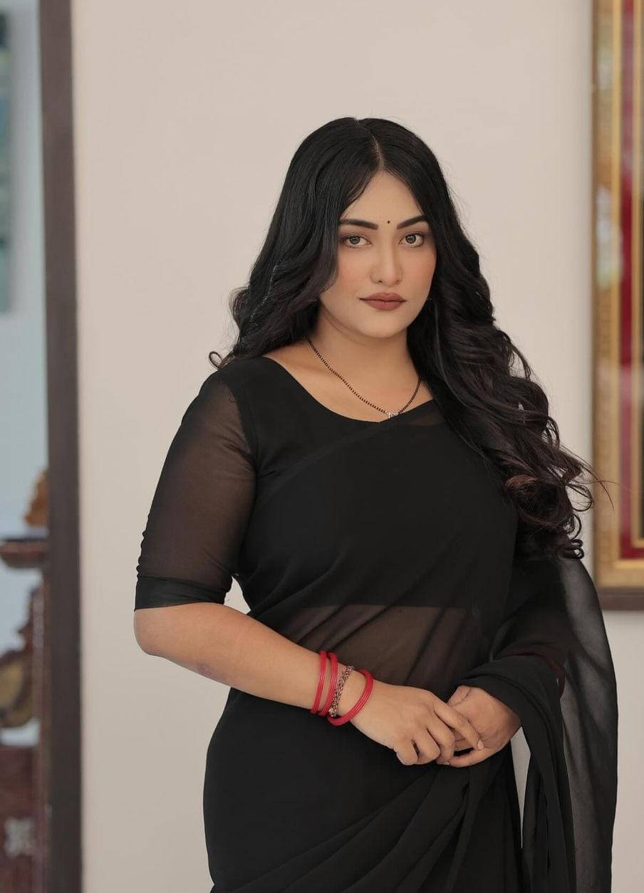     			ANAND SAREES Georgette Solid Saree With Unstitched Blouse Piece ( Black )