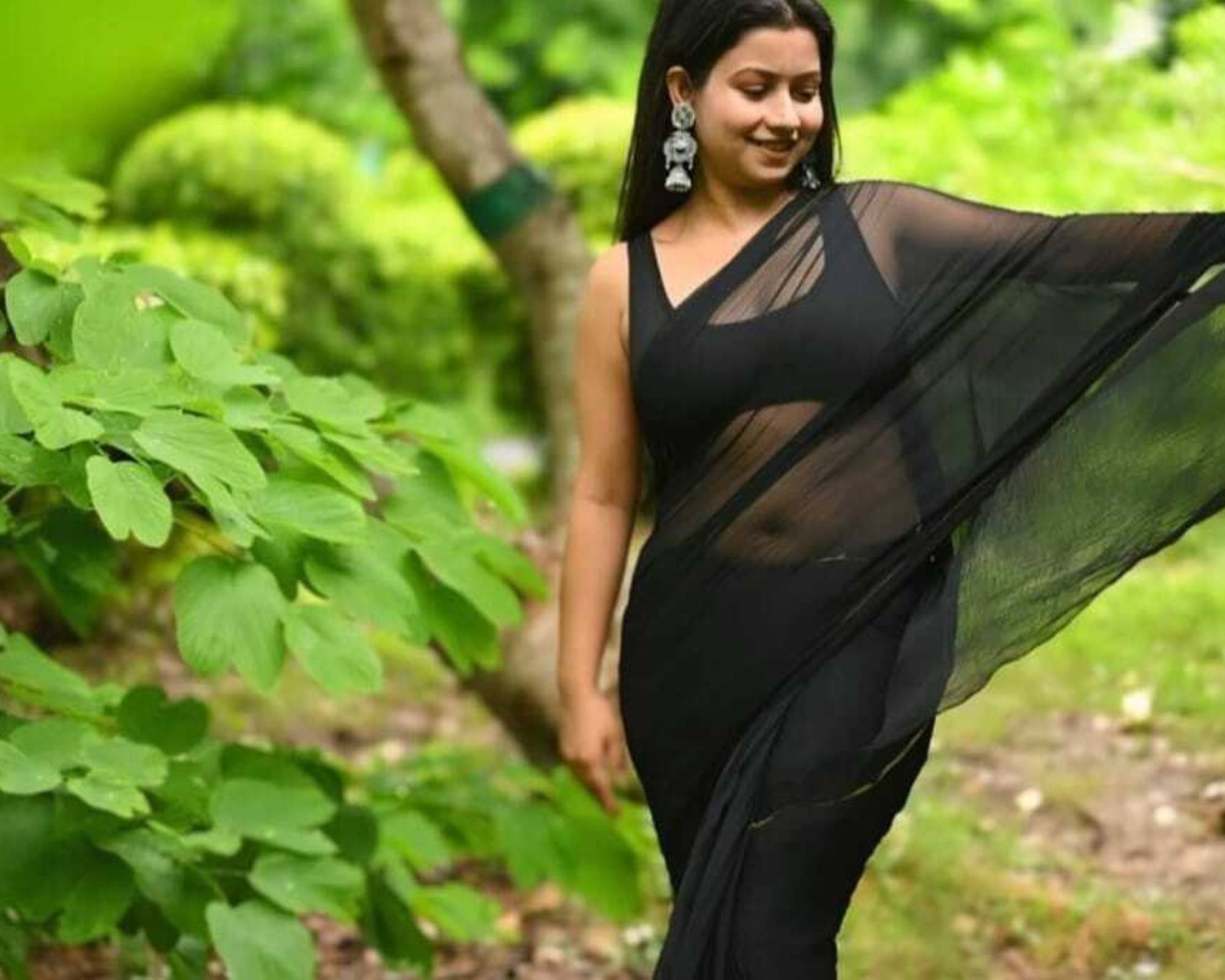     			ANAND SAREES Georgette Solid Saree With Unstitched Blouse Piece ( Black )
