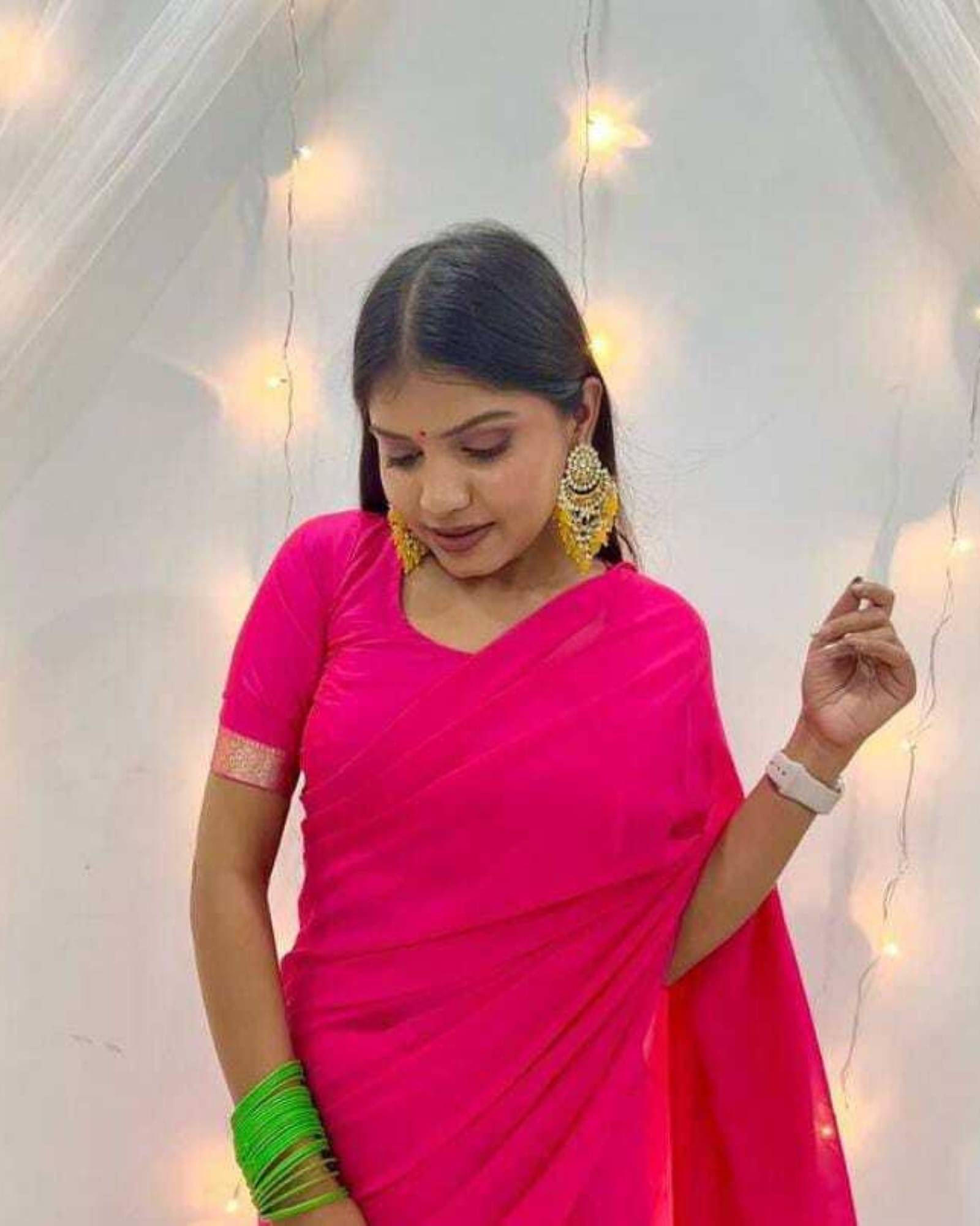 ANAND SAREES Georgette Solid Saree With Unstitched Blouse Piece ( Pink ) ANAND SAREES Georgette Solid Saree With Unstitched Blouse Piece ( Pink )