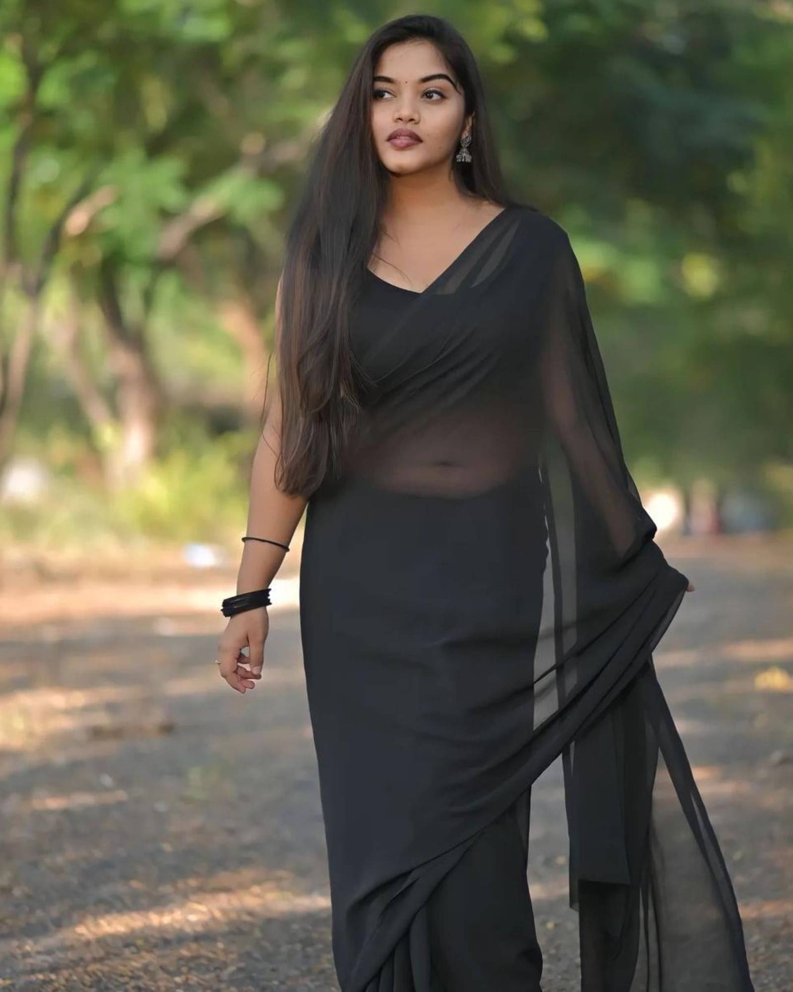     			ANAND SAREES Georgette Solid Saree With Unstitched Blouse Piece ( Black )