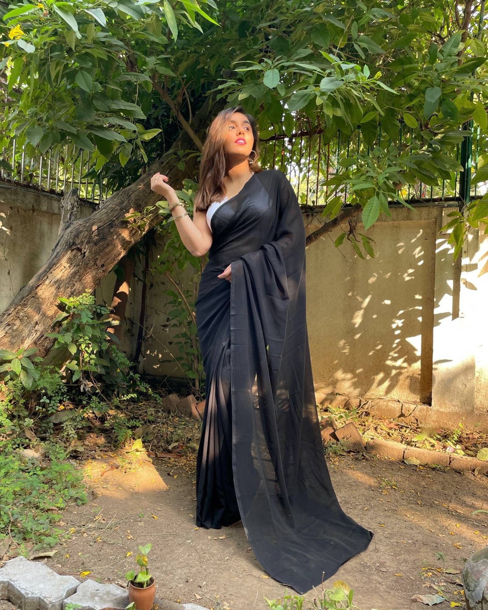     			ANAND SAREES Georgette Solid Saree With Unstitched Blouse Piece ( Black )