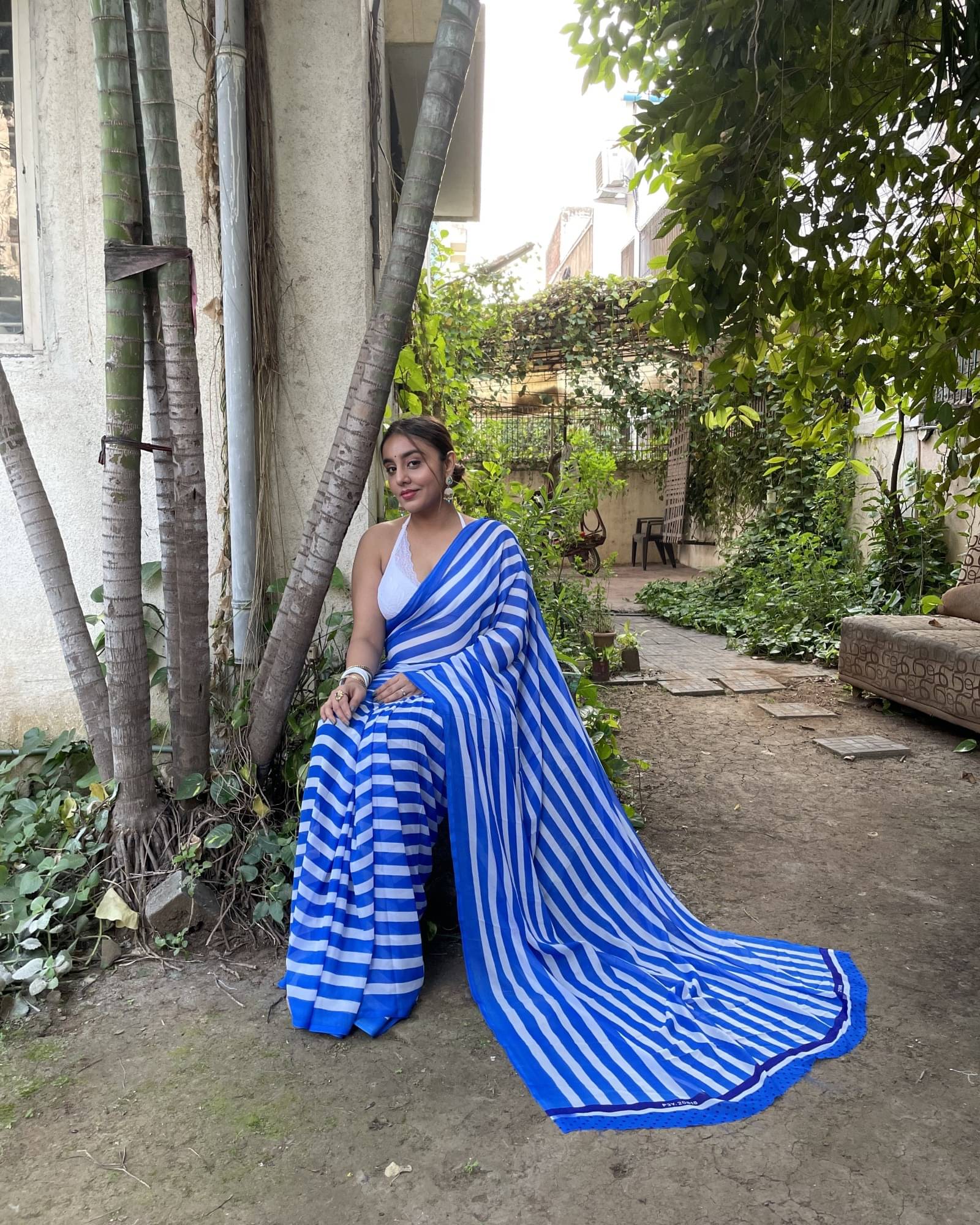 ANAND SAREES Georgette Striped Saree With Unstitched Blouse Piece ( Blue ) ANAND SAREES Georgette Striped Saree With Unstitched Blouse Piece ( Blue )