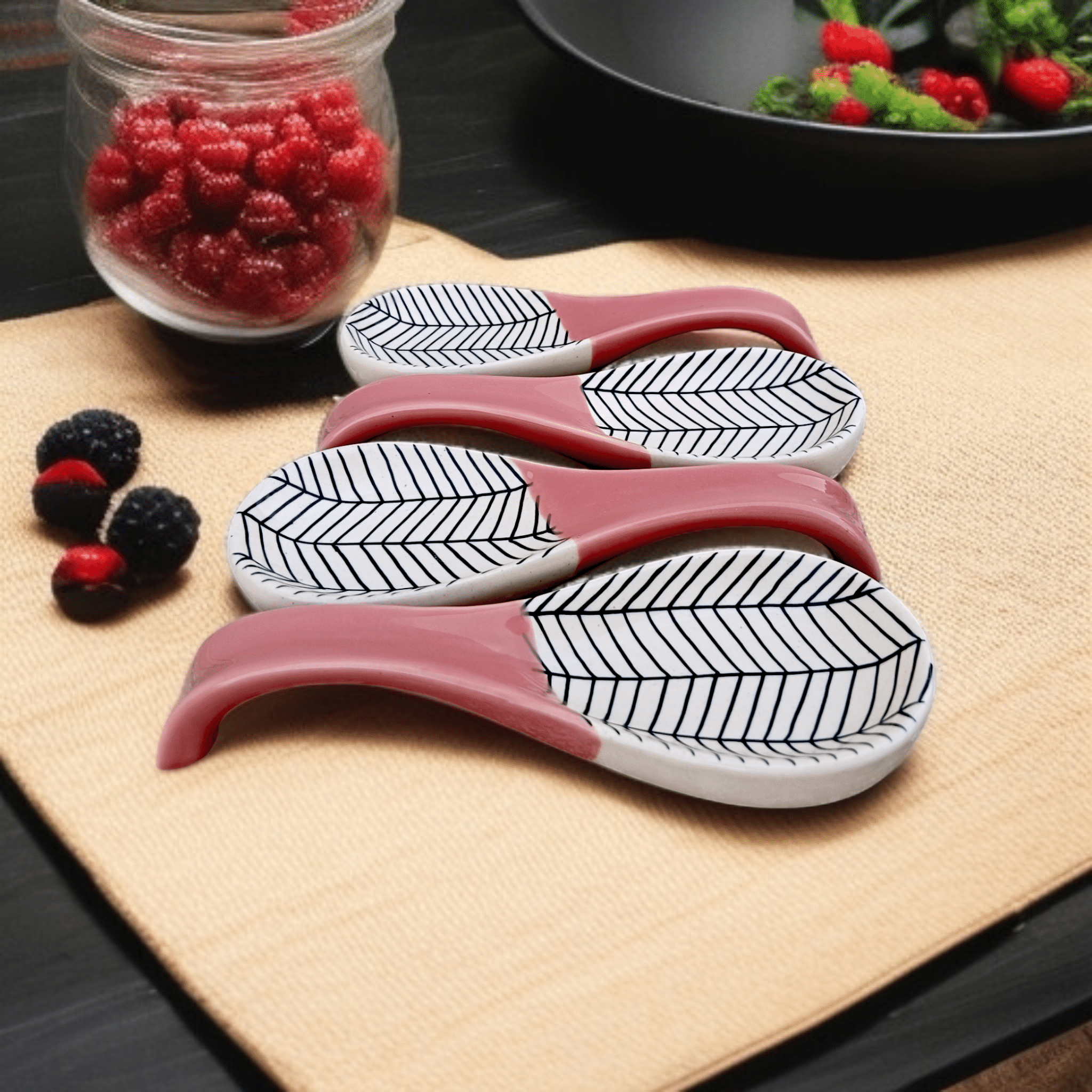     			Malaikah Pnk Zbra Lng Spn Rst Ceramic Printed Soup Spoon Pink ( Pack of 4 )