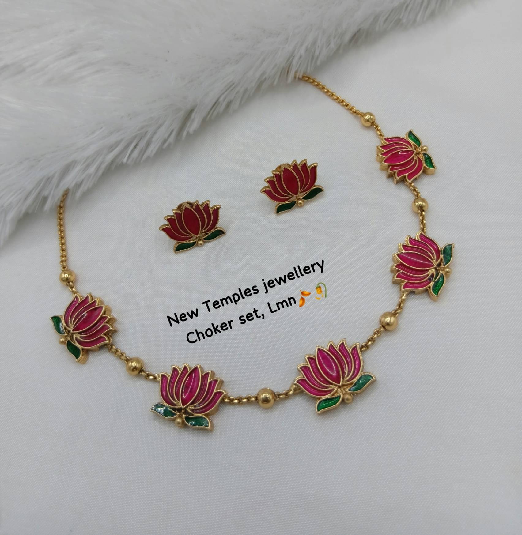     			Padmavati Bangles Red Alloy Necklace Set ( Pack of 1 )