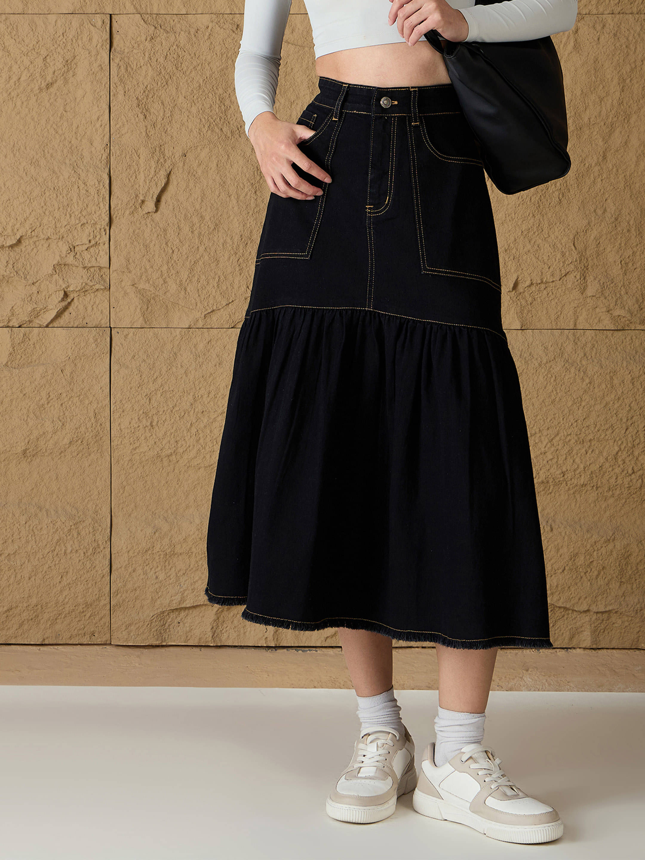     			Sassafras Black Denim Women's Flared Skirt ( Pack of 1 )