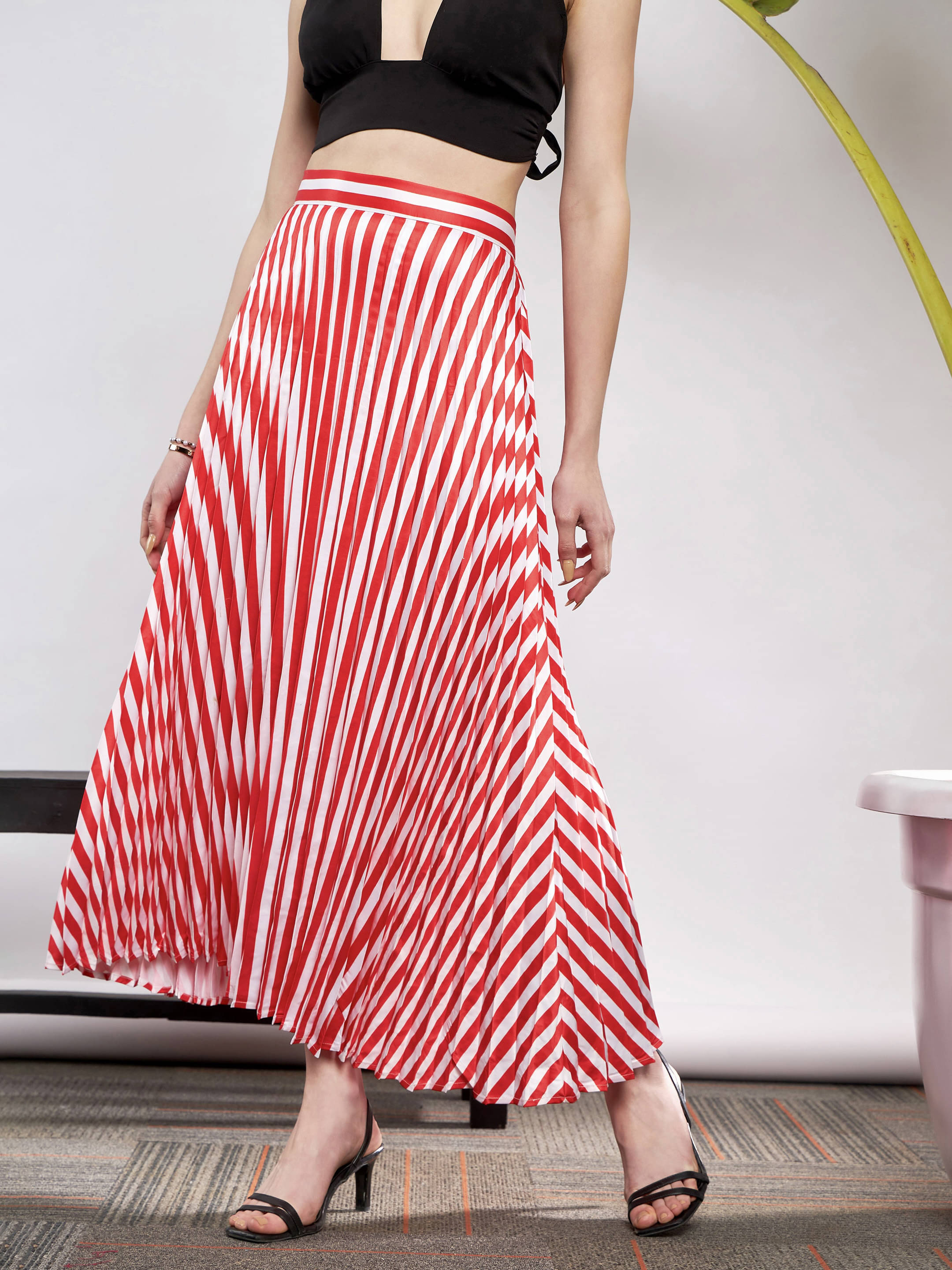     			Sassafras Red Satin Women's Flared Skirt ( Pack of 1 )