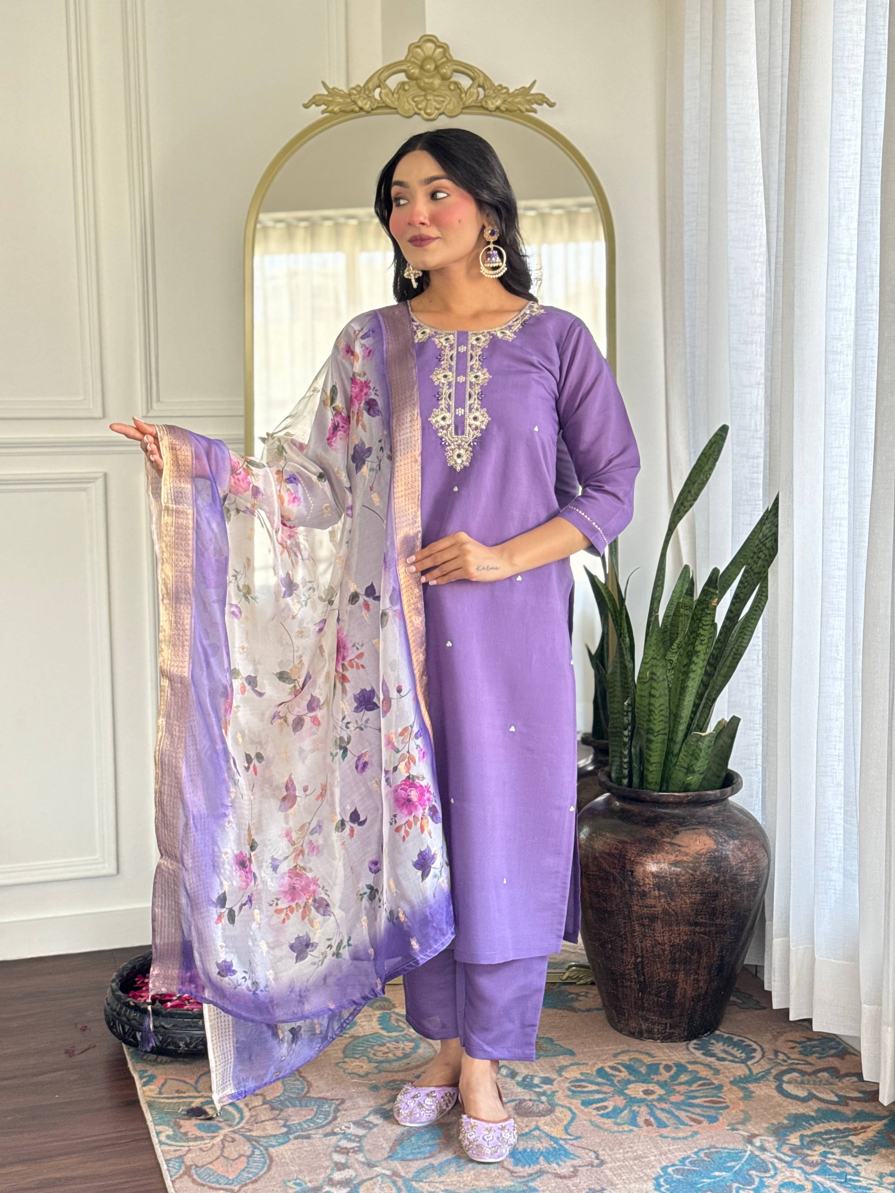     			Vaidehi Fashion Women Viscose Embroidered Straight Kurti With Pants ( Lavender )
