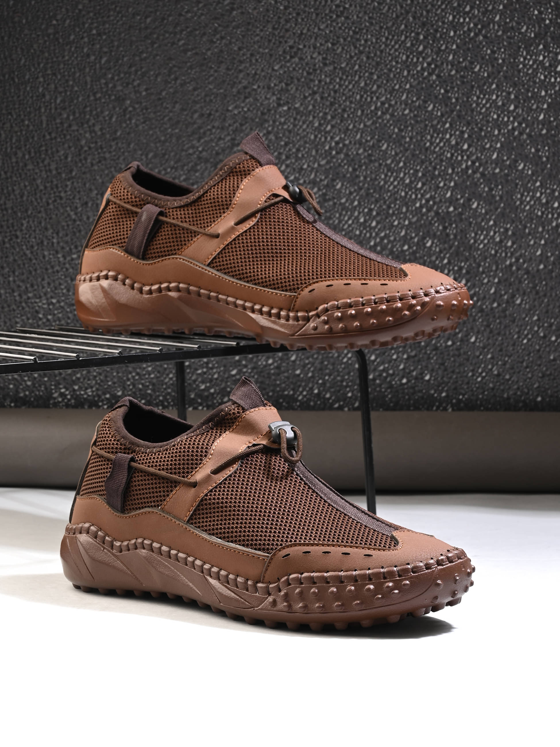     			BIZZARO Brown Men's Sneakers