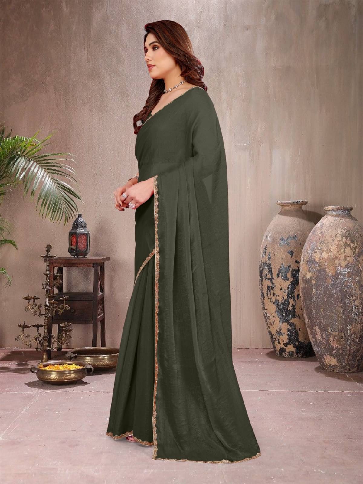 BLEESBURY Zimmy Choo Solid Saree With Unstitched Blouse Piece ( Green ) BLEESBURY Zimmy Choo Solid Saree With Unstitched Blouse Piece ( Green )