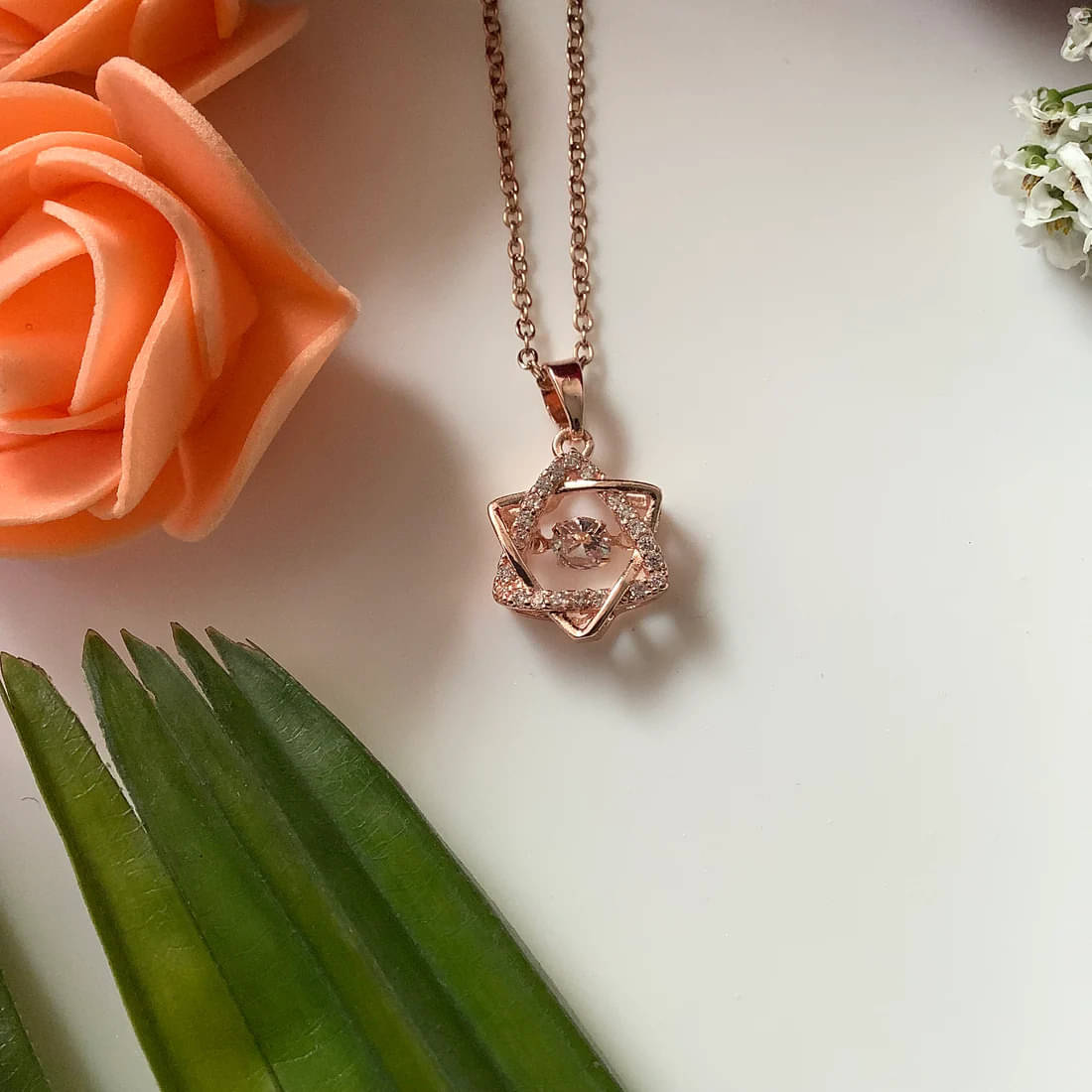 GlowNest Rose Gold Plated Chain ( Set of 1 ) GlowNest Rose Gold Plated Chain ( Set of 1 )
