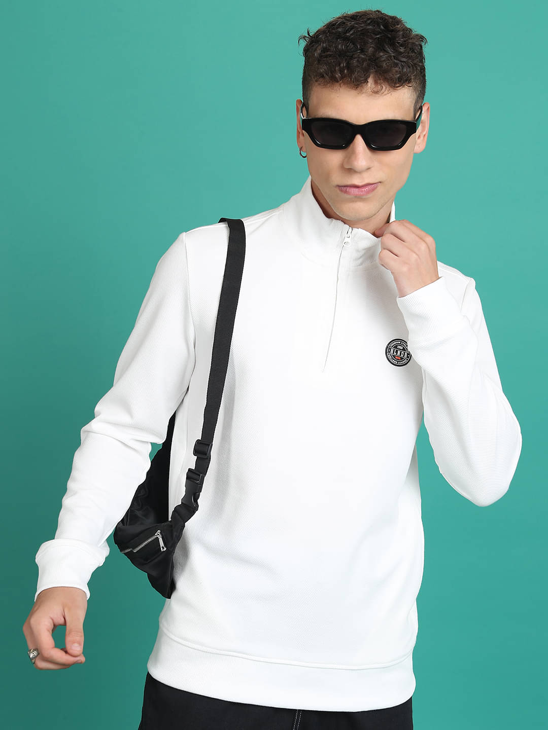     			Highlander Polyester High Neck Men's Sweatshirt - White ( Pack of 1 )