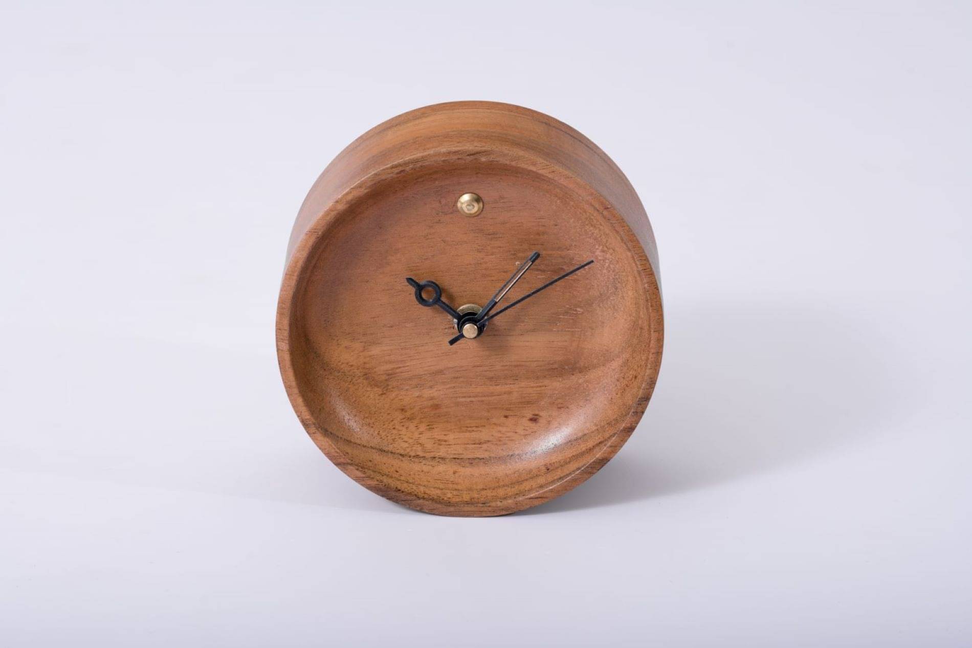 Olha-O | Ethnic Gifting & Decor Analog Wooden Table Clock - Pack of 1 Olha-O | Ethnic Gifting & Decor Analog Wooden Table Clock - Pack of 1