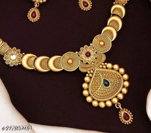 PUJVI Golden Alloy Necklace Set ( Pack of 1 )