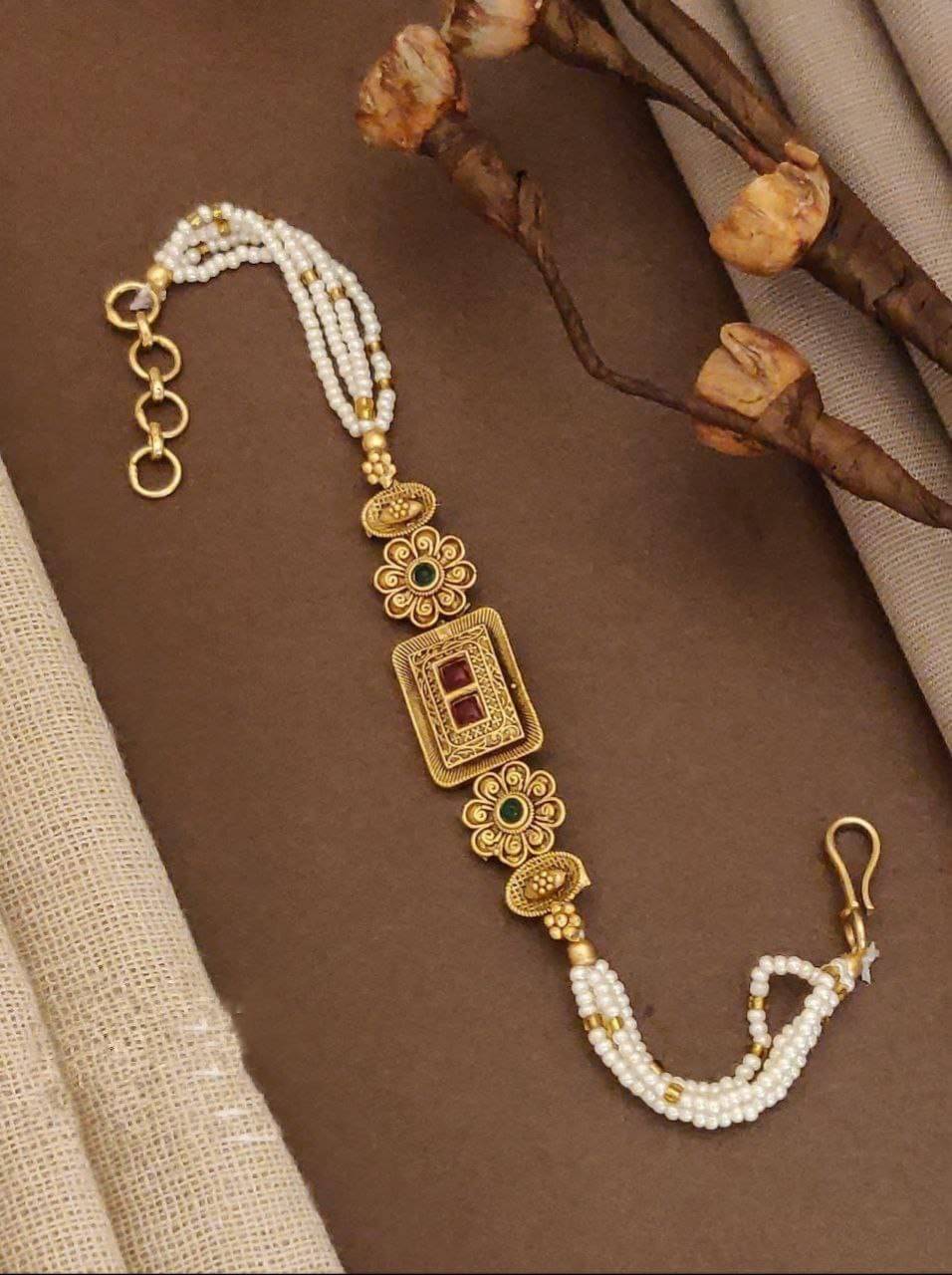 Shivay Fashion Gold Bracelet ( Pack of 1 ) Shivay Fashion Gold Bracelet ( Pack of 1 )