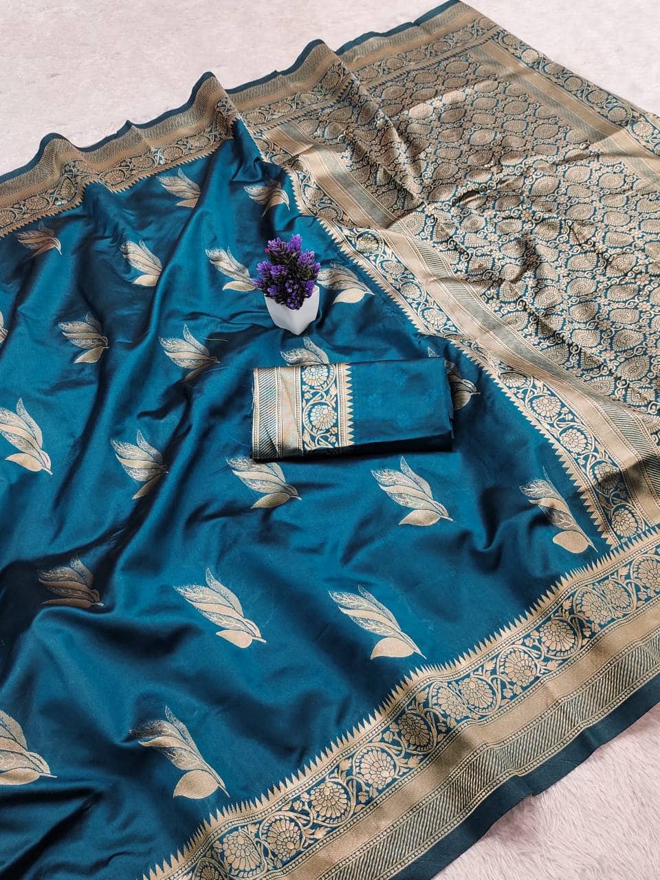 fab woven Art Silk Woven Kanjeevaram Sarees With Unstitched Blouse Piece ( Teal ) - Sarees | Buy online on ZillyBuy