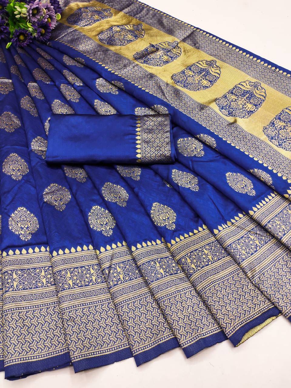     			fab woven Art Silk Woven Kanjeevaram Sarees With Unstitched Blouse Piece ( Green )