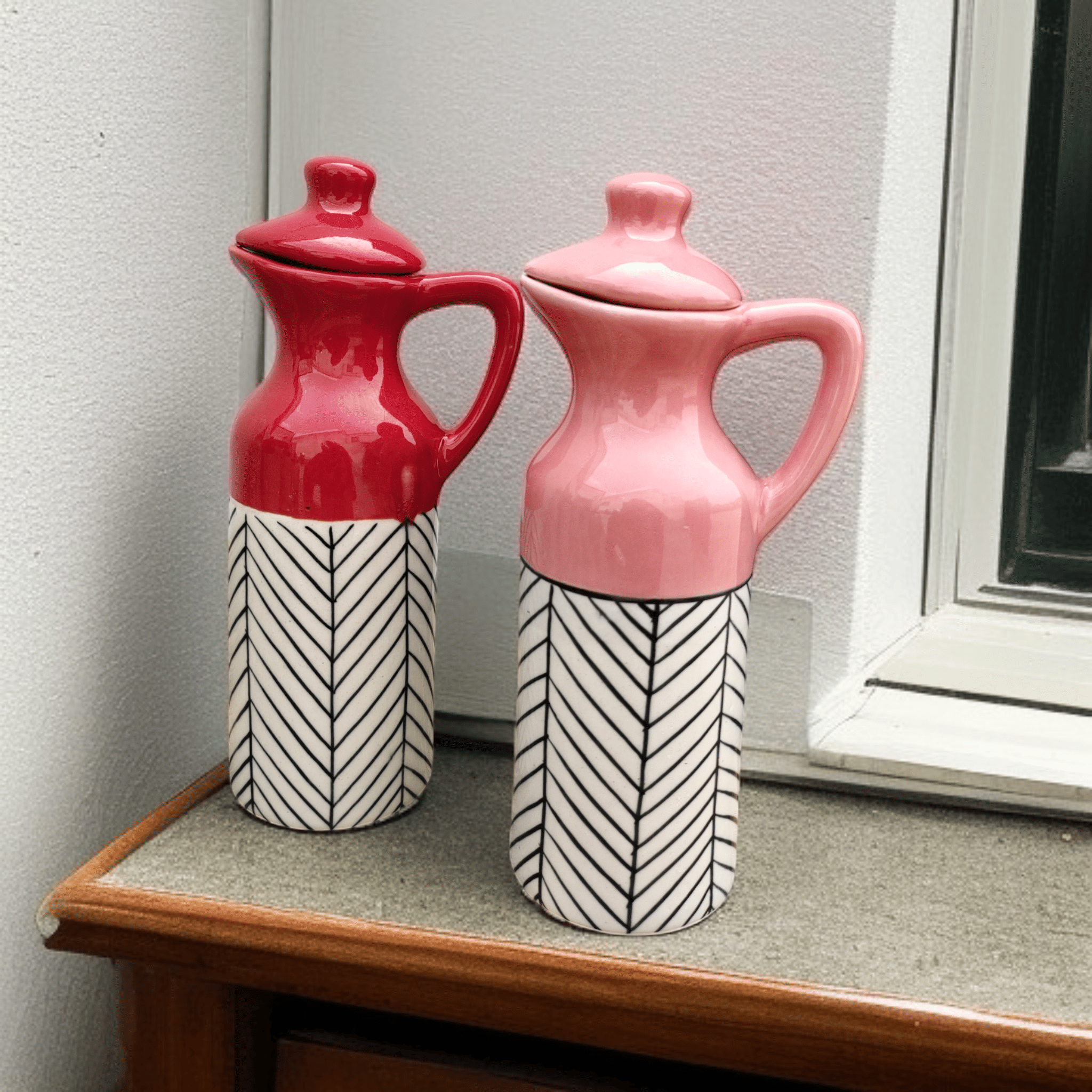     			Malaikah Pnk & Red Oil Dspnsr Ceramic Multicolor Oil Container ( Set of 2 )