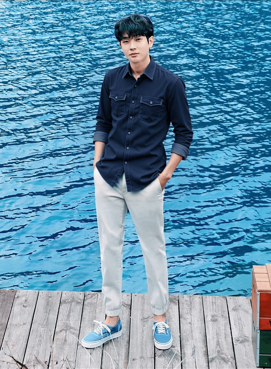     			NEW-18 Denim Regular Fit Solids Full Sleeves Men's Casual Shirt - Navy ( Pack of 1 )
