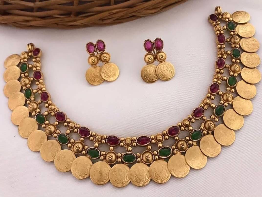     			Padmawati Multi Color Alloy Necklace Set ( Pack of 1 )