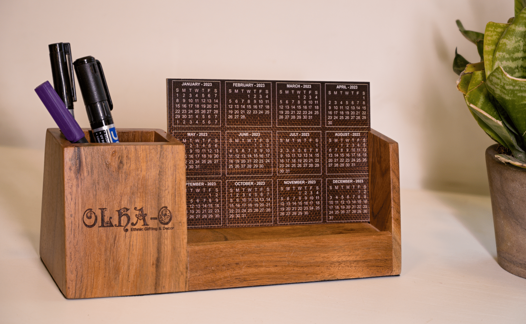     			Pen Stand With Photo Frame