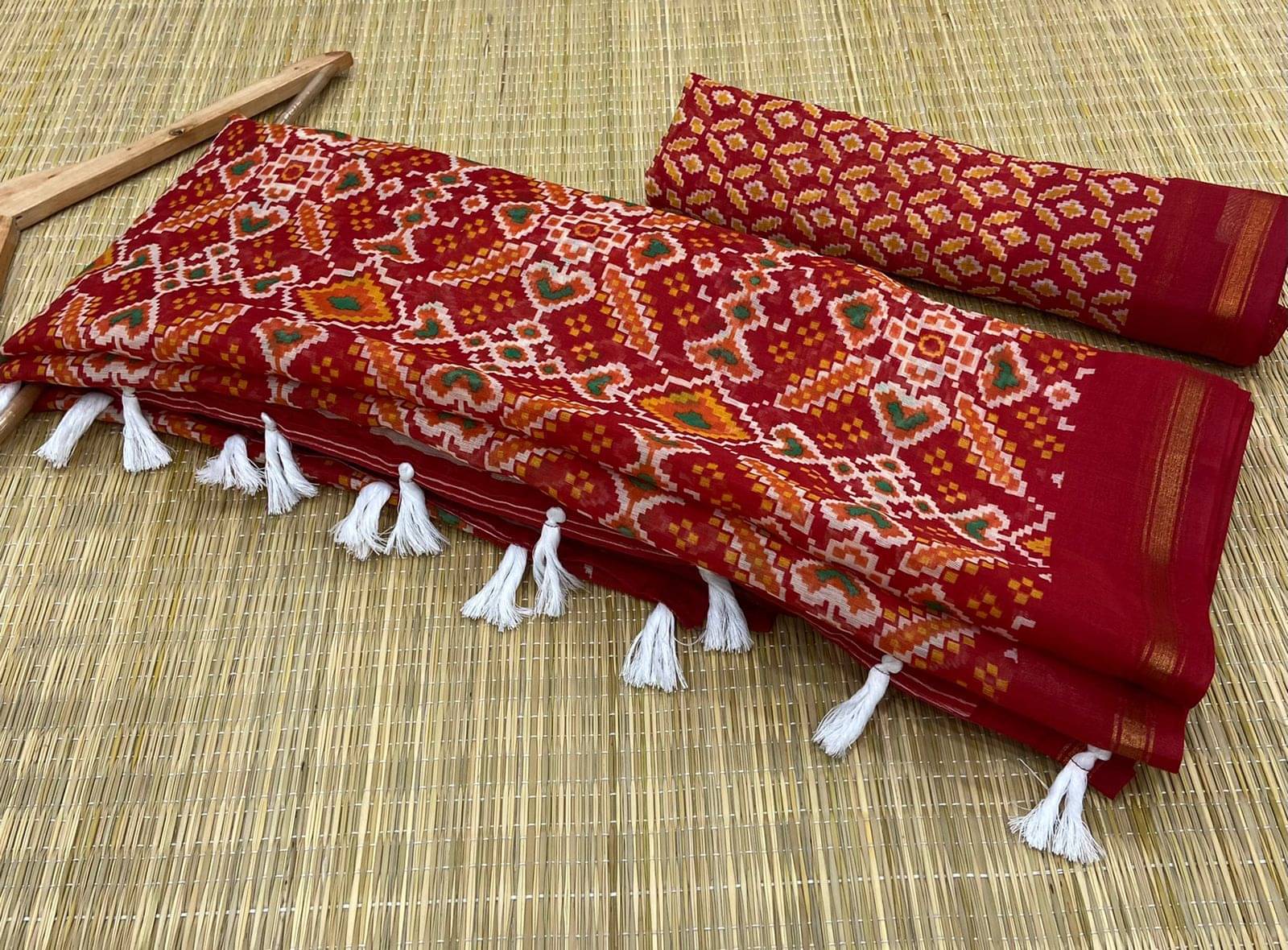 R K S M Art Silk Printed Saree With Unstitched Blouse Piece ( Red ) R K S M Art Silk Printed Saree With Unstitched Blouse Piece ( Red )