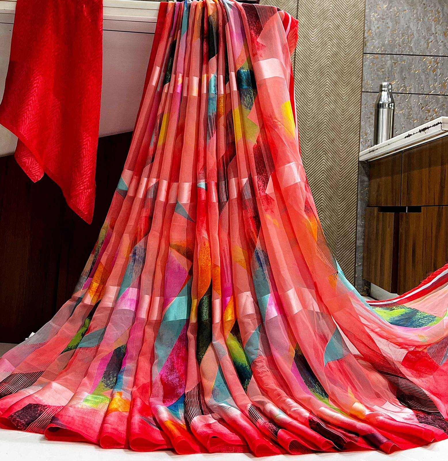     			SHIRODHARI Satin Printed Saree With Unstitched Blouse Piece ( Pink )