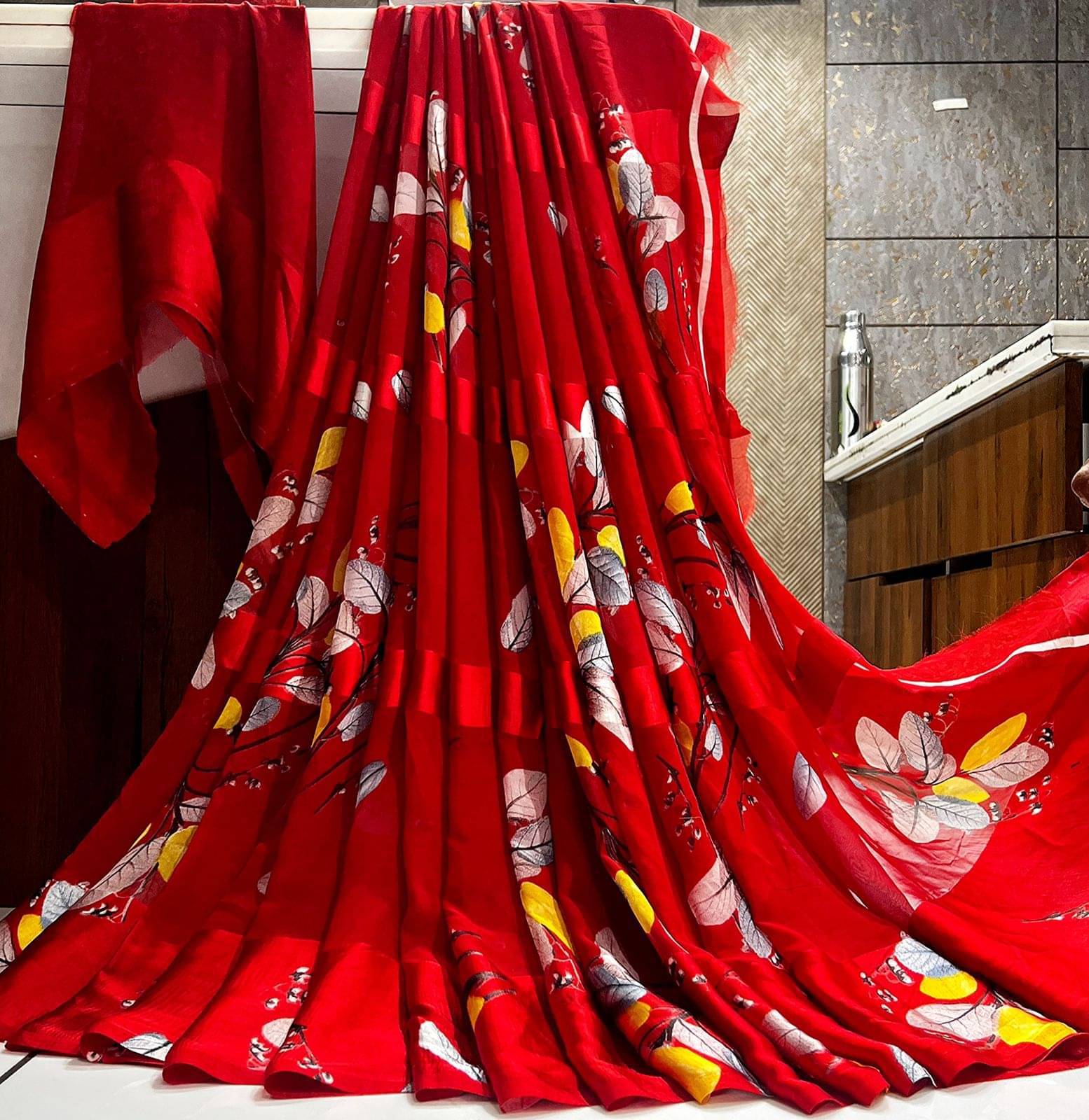 SHIRODHARI Satin Printed Saree With Unstitched Blouse Piece ( Red ) SHIRODHARI Satin Printed Saree With Unstitched Blouse Piece ( Red )