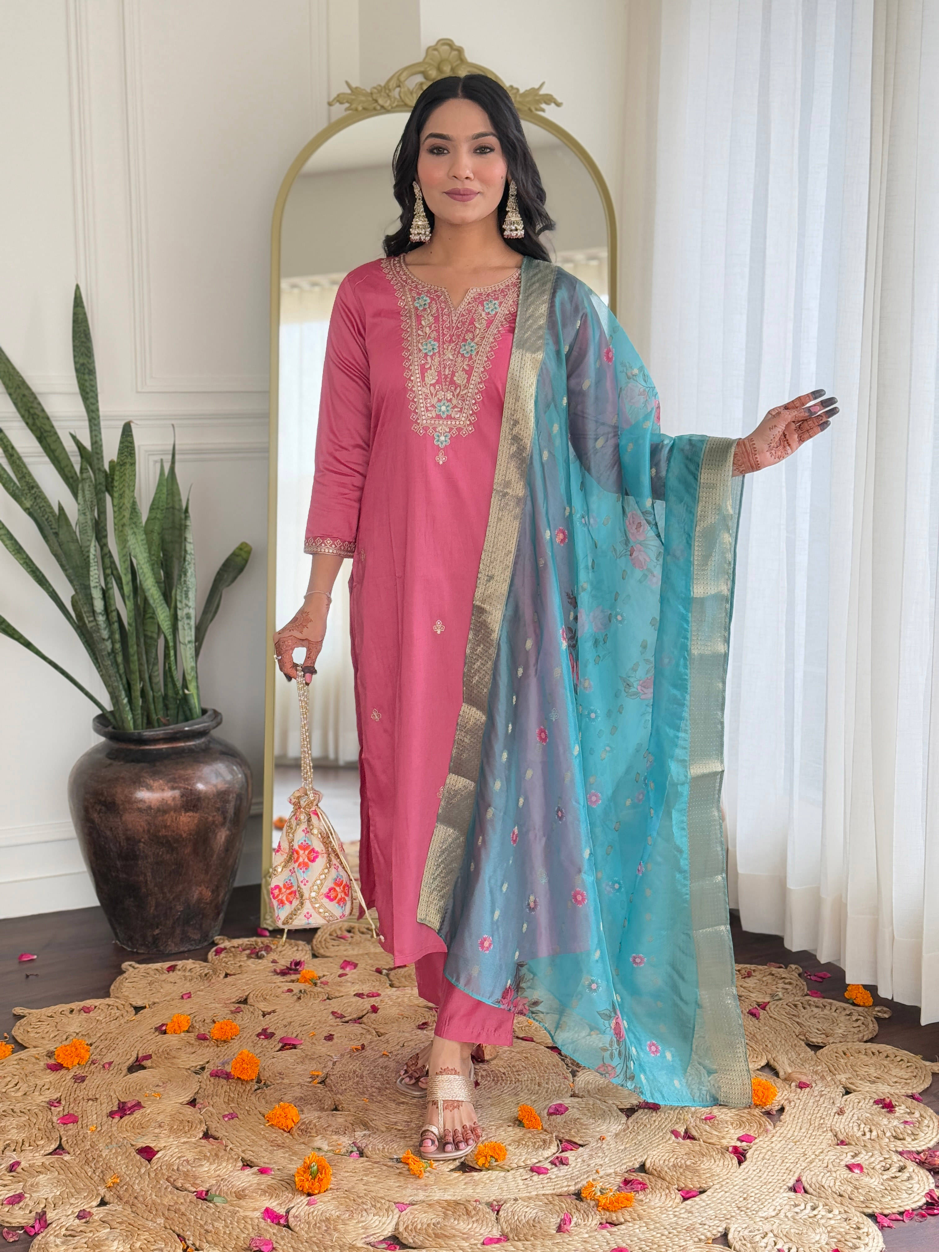     			Vaidehi Fashion Women Viscose Embroidered Straight Kurti With Pants ( Pink )