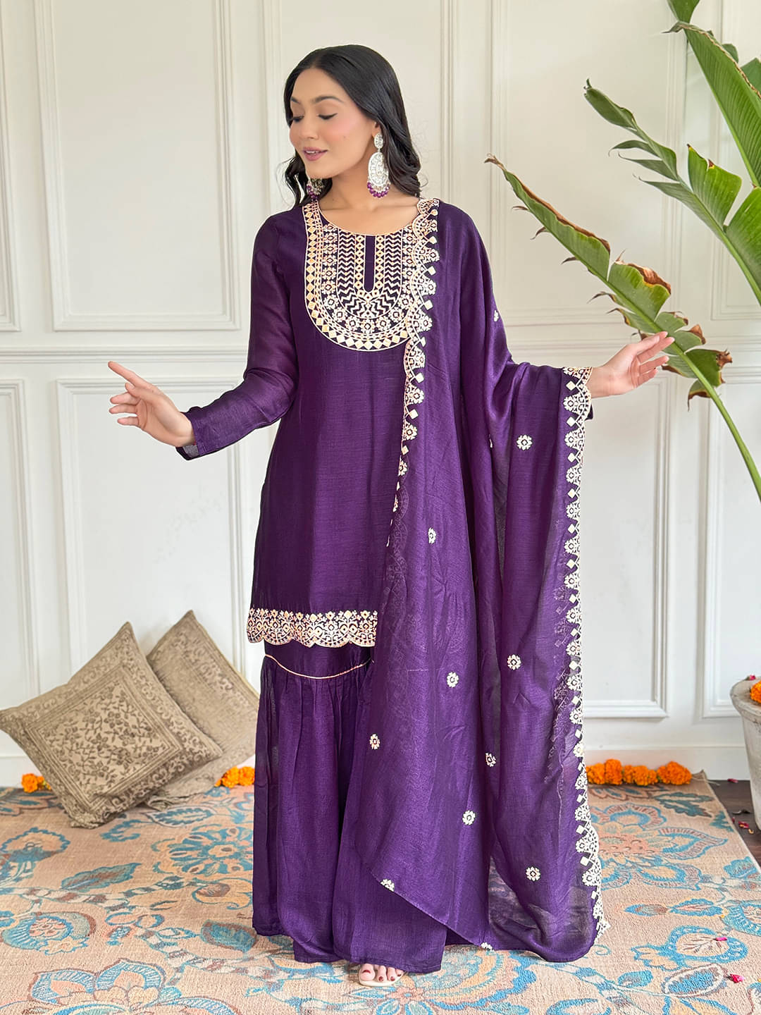     			ARISEN Store Women Silk Blend Embroidered Straight Kurti With Pants ( Purple )