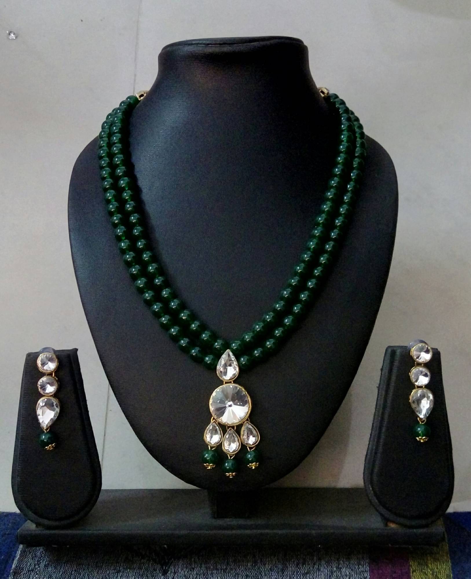     			JN HANDICEAFT Green Alloy Necklace Set ( Pack of 1 )