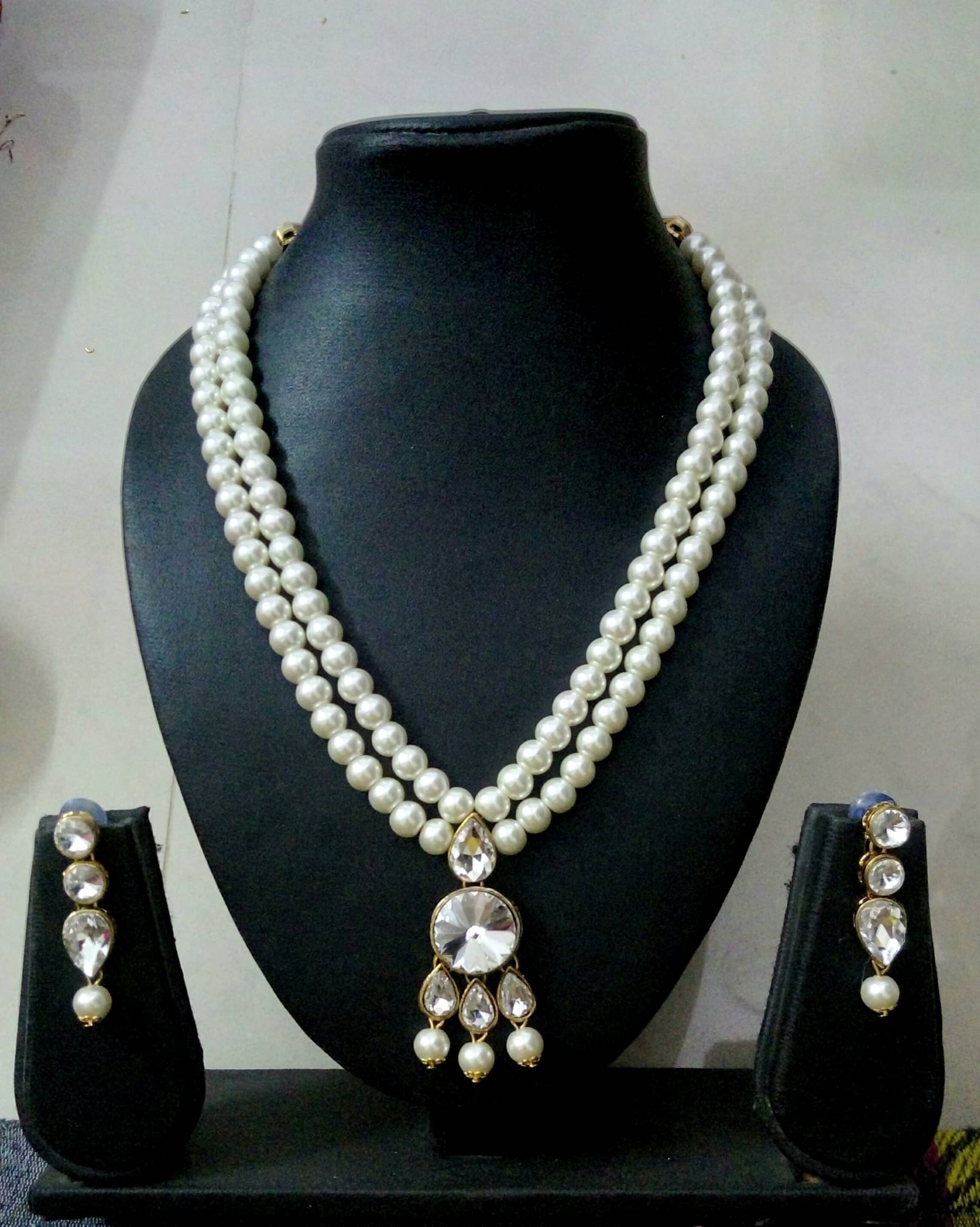     			JN HANDICEAFT White Alloy Necklace Set ( Pack of 1 )