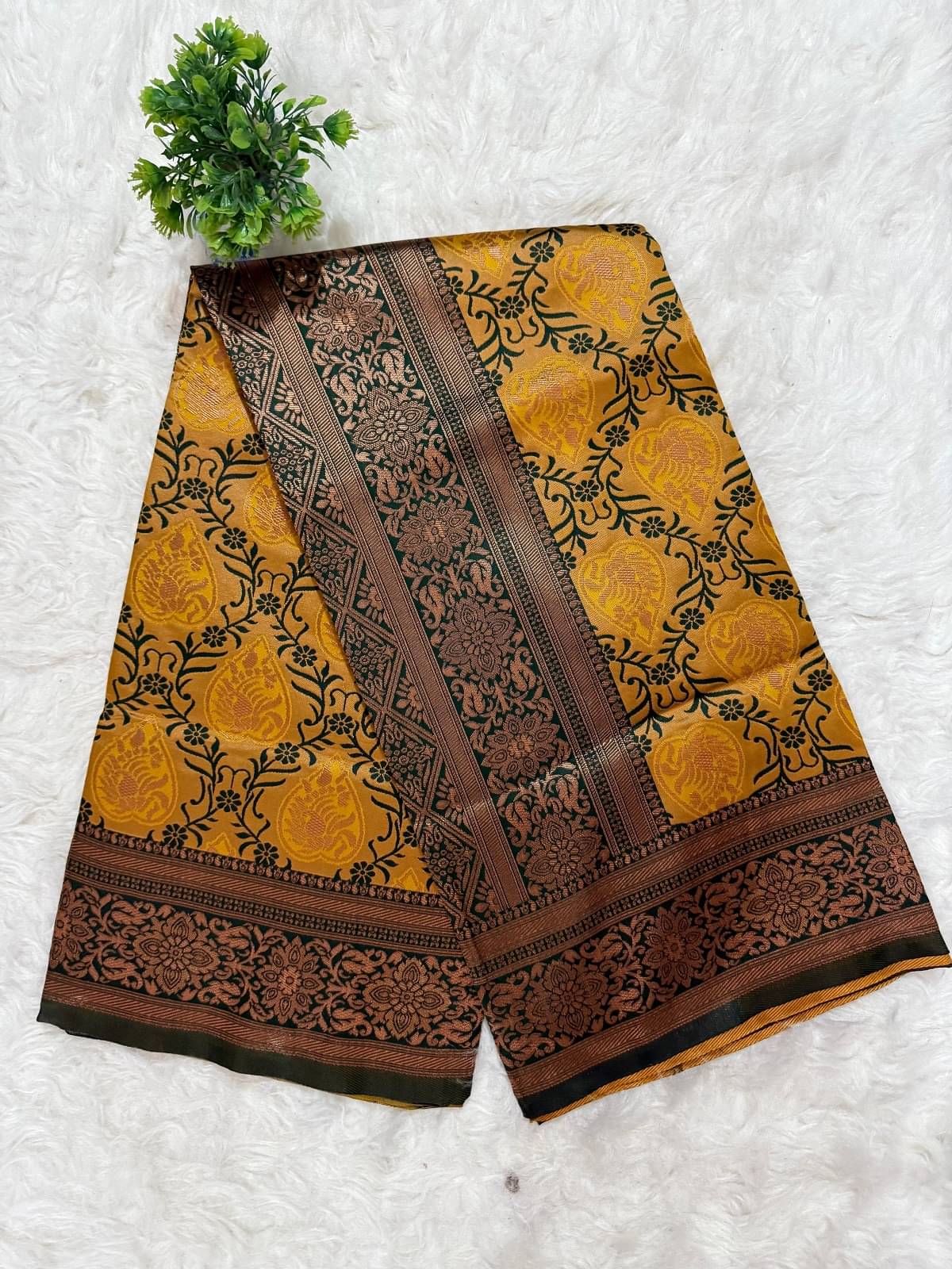 Semore Art Silk Solid Saree With Unstitched Blouse Piece ( Yellow ) Semore Art Silk Solid Saree With Unstitched Blouse Piece ( Yellow )