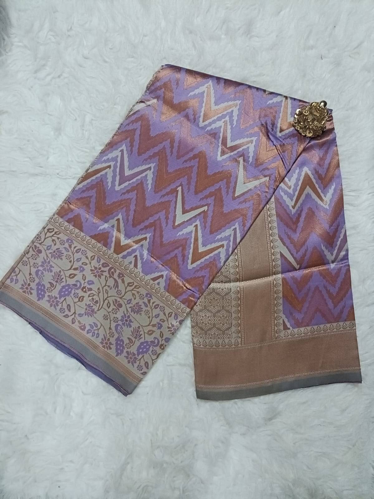 Semore Art Silk Solid Saree With Unstitched Blouse Piece ( Lavender ) Semore Art Silk Solid Saree With Unstitched Blouse Piece ( Lavender )
