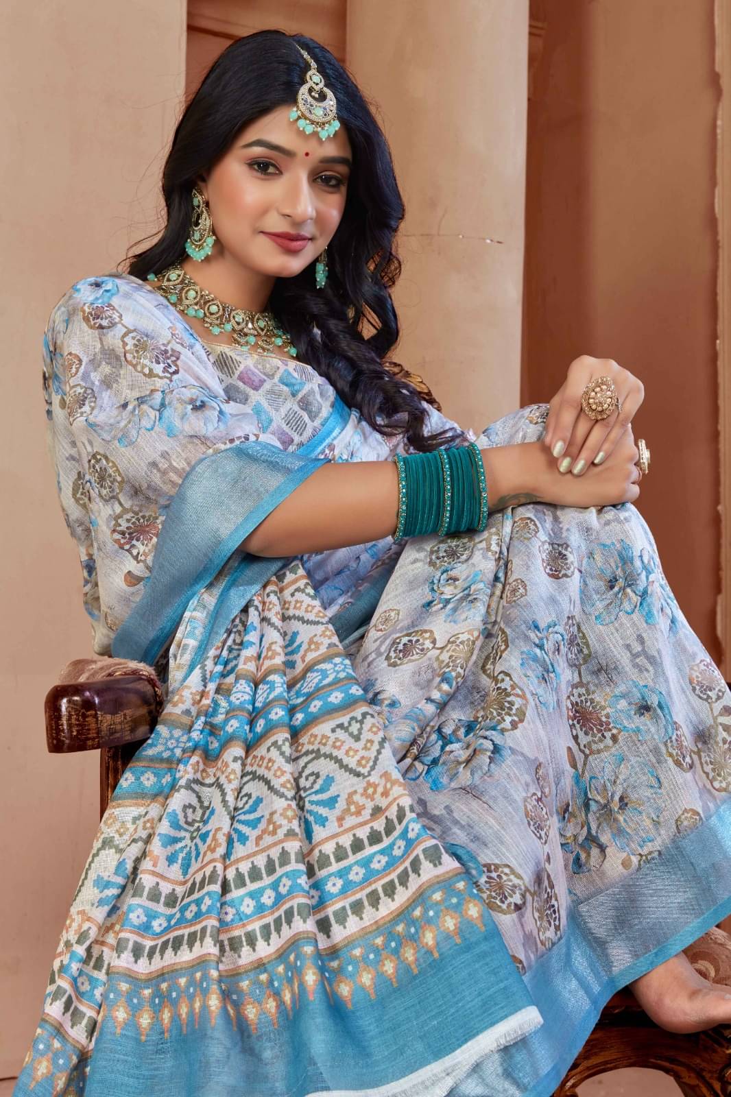     			VTEXX Cotton Printed Saree With Unstitched Blouse Piece ( Grey )