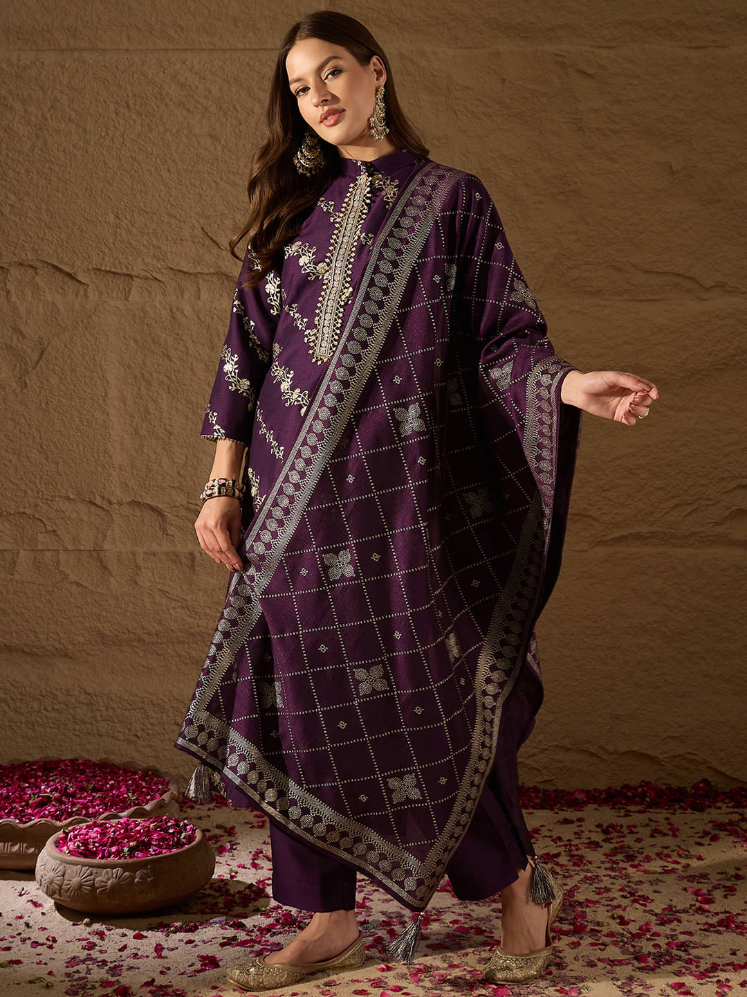 Vaamsi Women Silk Blend Printed Straight Kurti With Pants ( Purple )     			Vaamsi Women Silk Blend Printed Straight Kurti With Pants ( Purple )