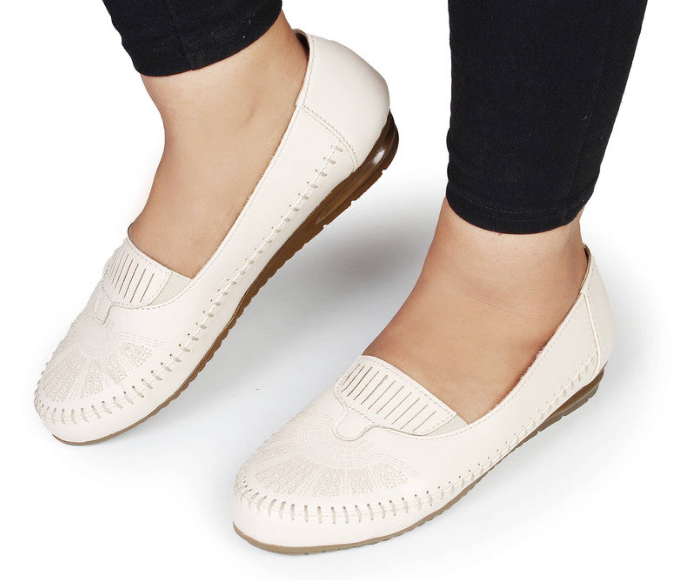     			XE Looks Cream Women's Sandal Heels