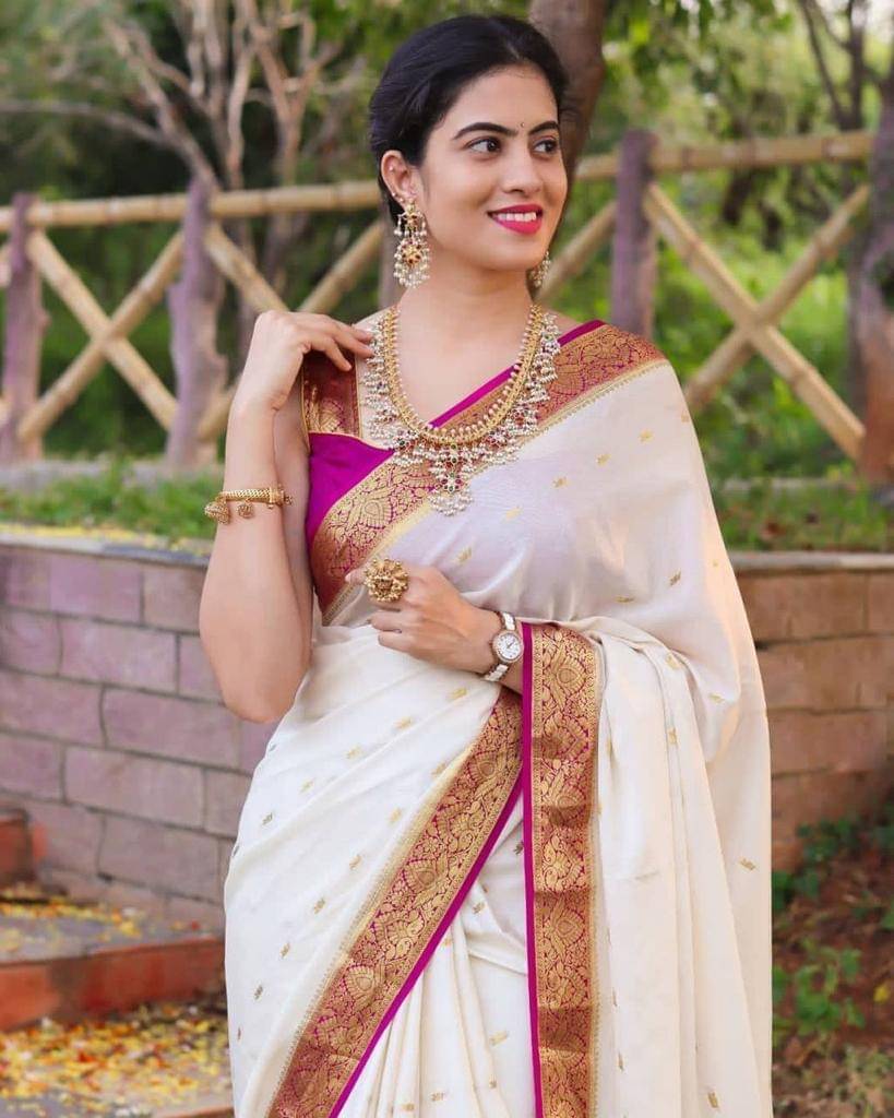     			fab woven Art Silk Woven Kanjeevaram Sarees With Unstitched Blouse Piece ( White )