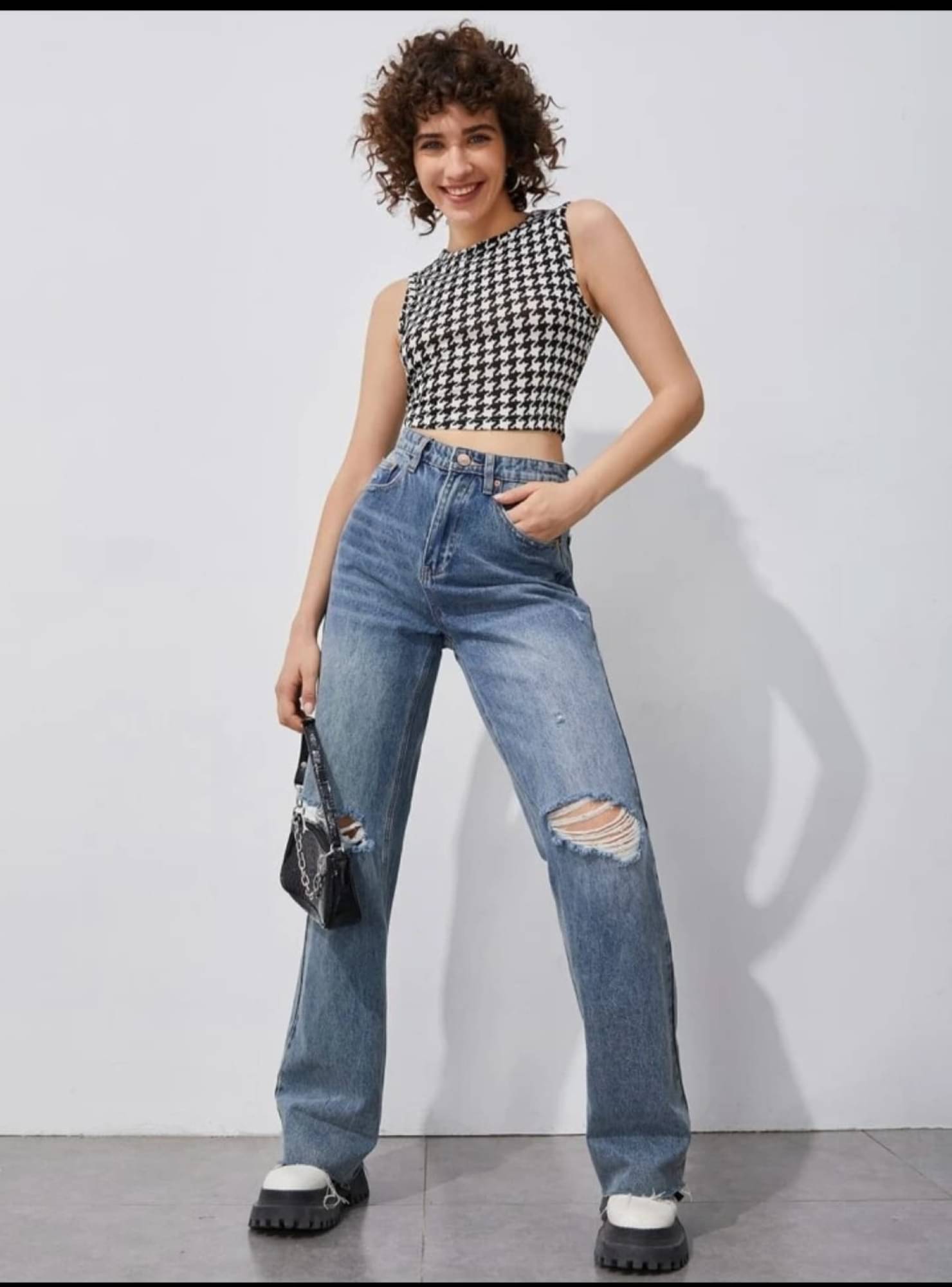 Divine Bezz Women's Cotton Blend Crop Top ( Black )     			Divine Bezz Women's Cotton Blend Crop Top ( Black )