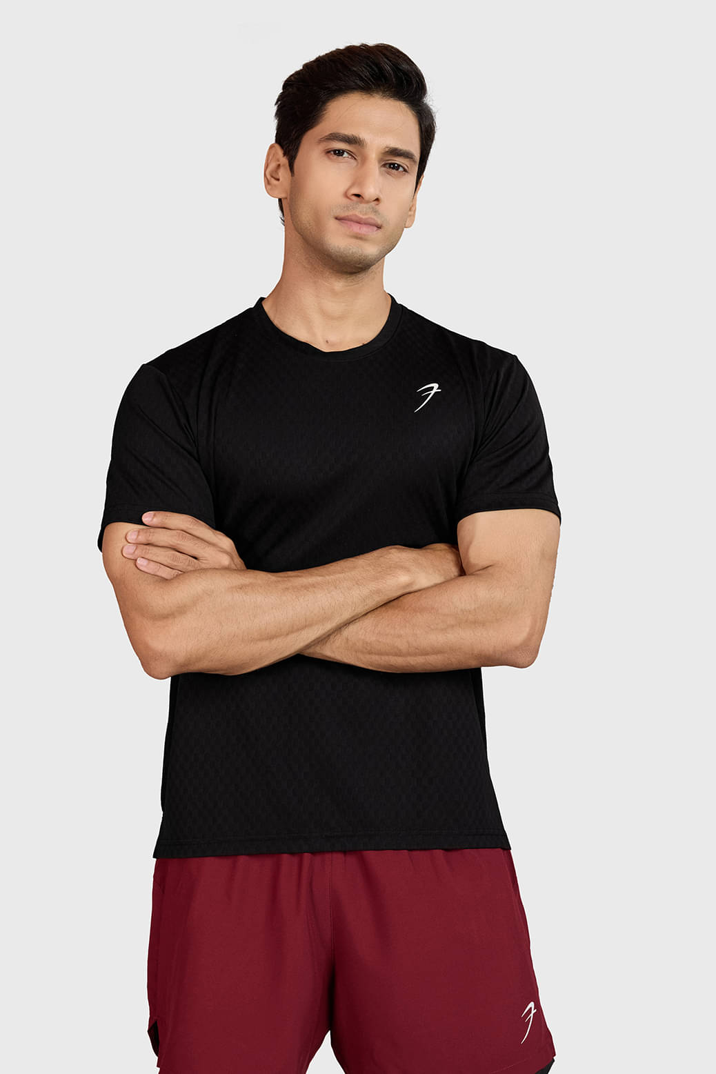 Fuaark Black Polyester Regular Fit Men's Sports T-Shirt ( Pack of 1 ) Fuaark Black Polyester Regular Fit Men's Sports T-Shirt ( Pack of 1 )