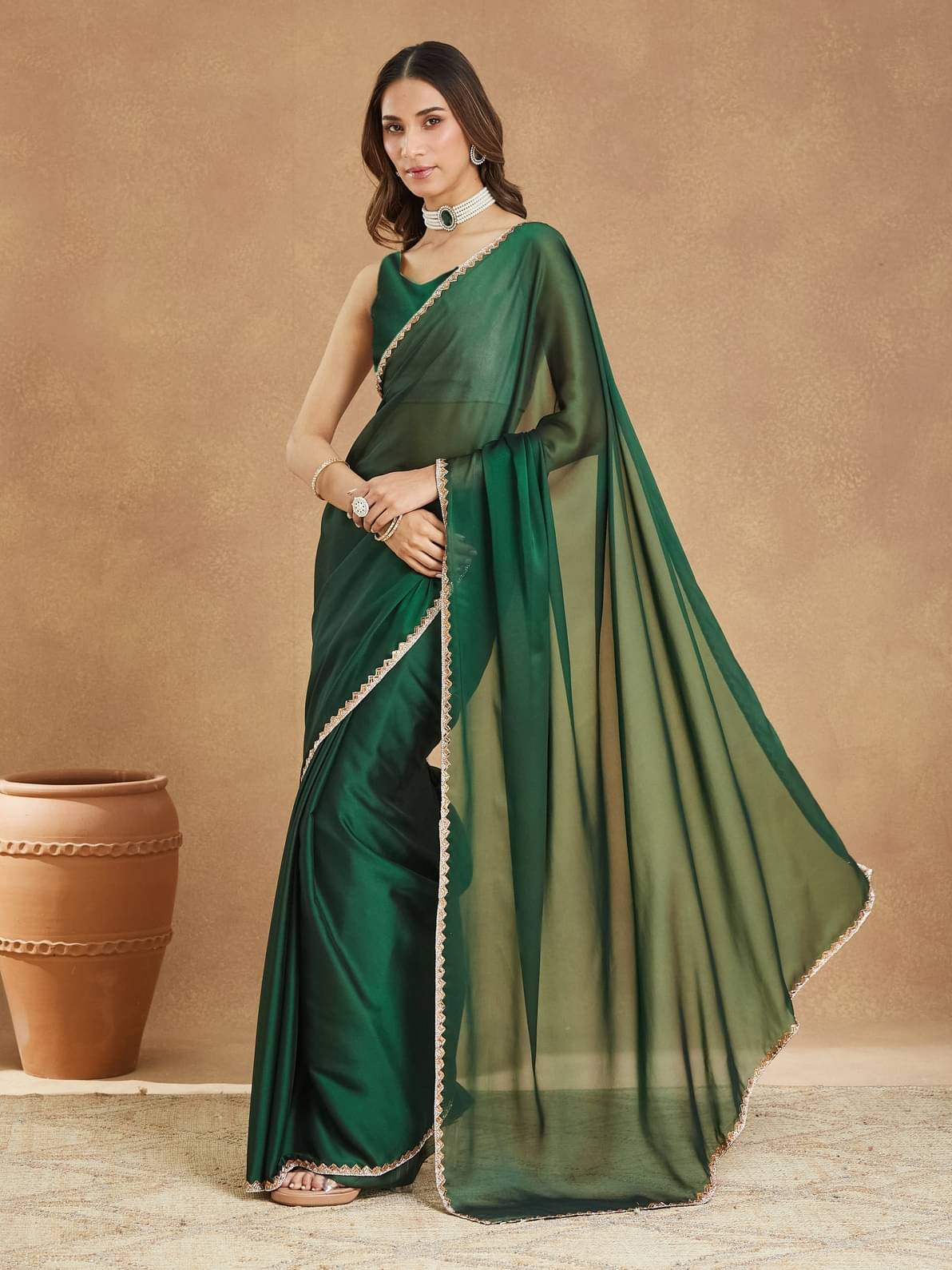     			Indy Bliss Synthetic Solid Regular Saree With Unstitched Blouse Piece ( Green )