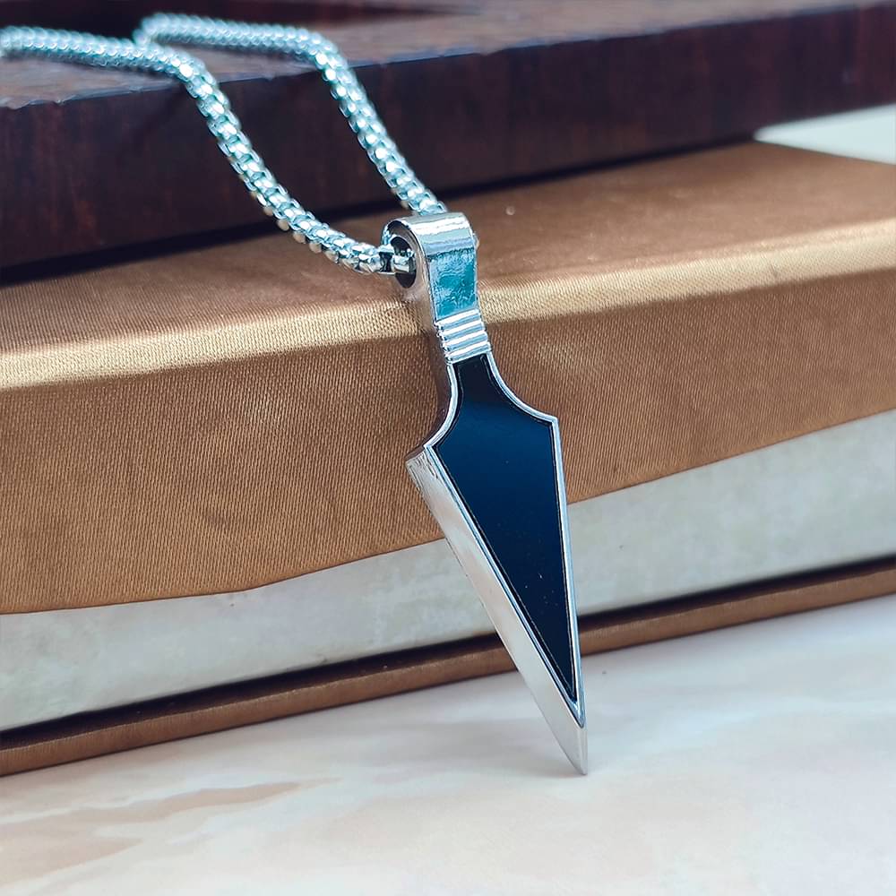     			JewelMaze  Silver  chain with Black Arrow Pendant for men