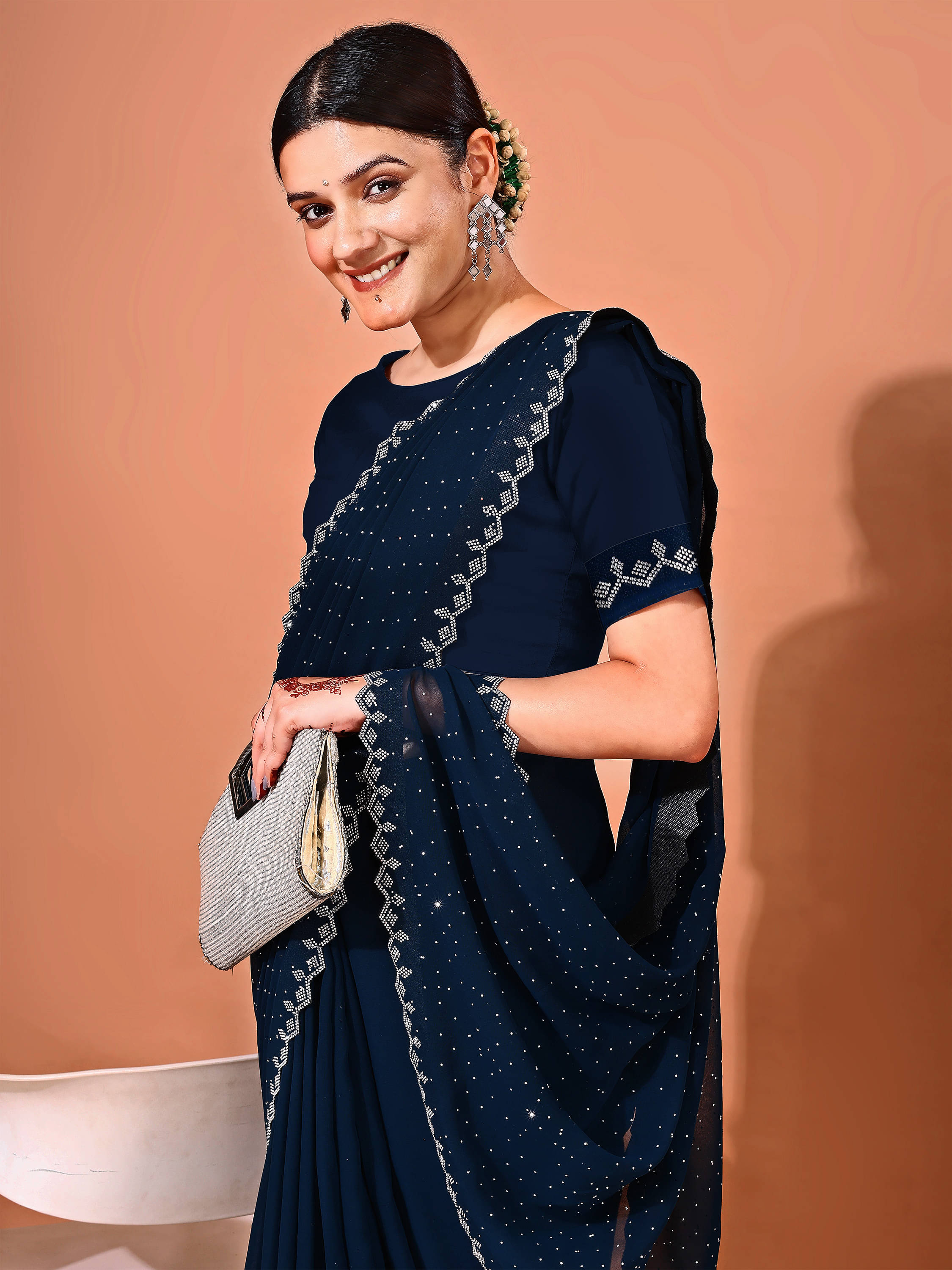     			LEELAVATI Chiffon Embellished Regular Saree With Unstitched Blouse Piece ( Navy Blue )