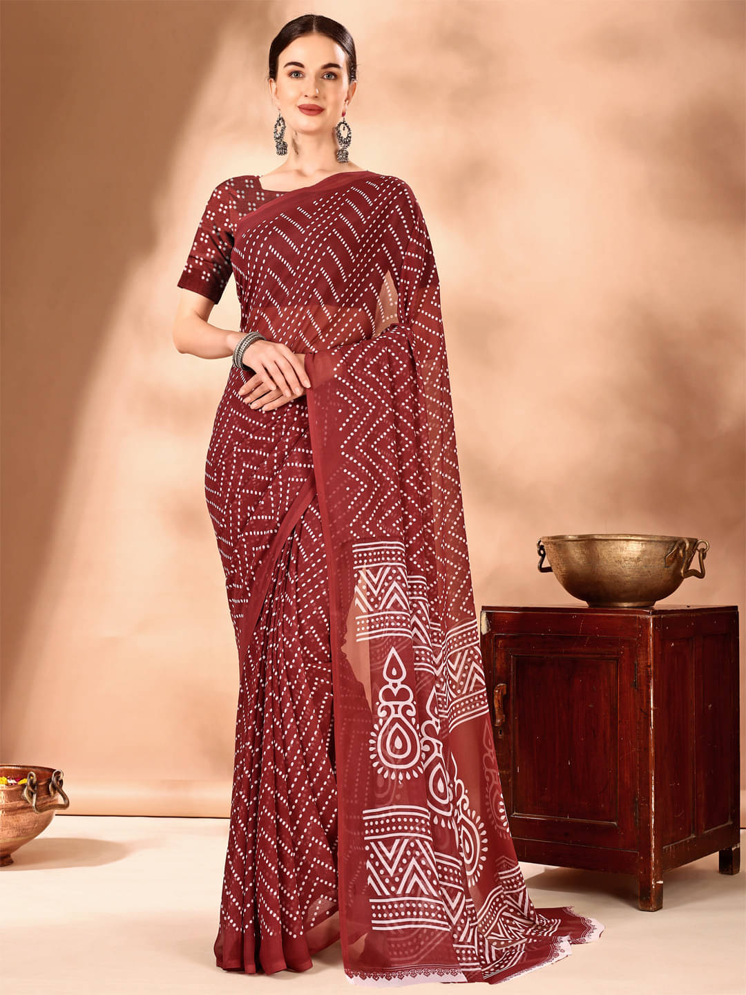 LEELAVATI Chiffon Printed Regular Saree With Unstitched Blouse Piece ( Maroon ) LEELAVATI Chiffon Printed Regular Saree With Unstitched Blouse Piece ( Maroon )