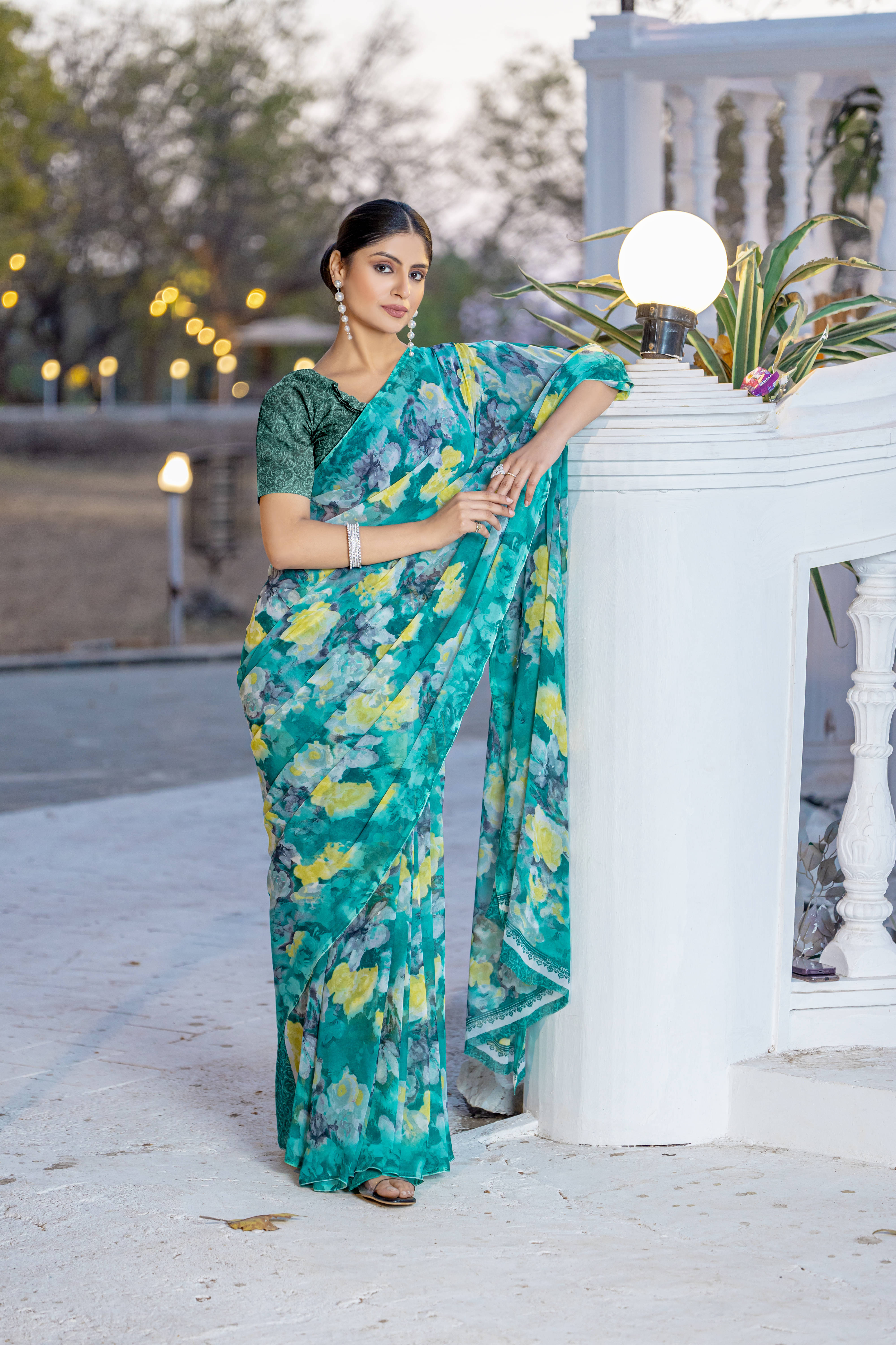     			LEELAVATI Chiffon Printed Regular Saree With Unstitched Blouse Piece ( Multicolor )