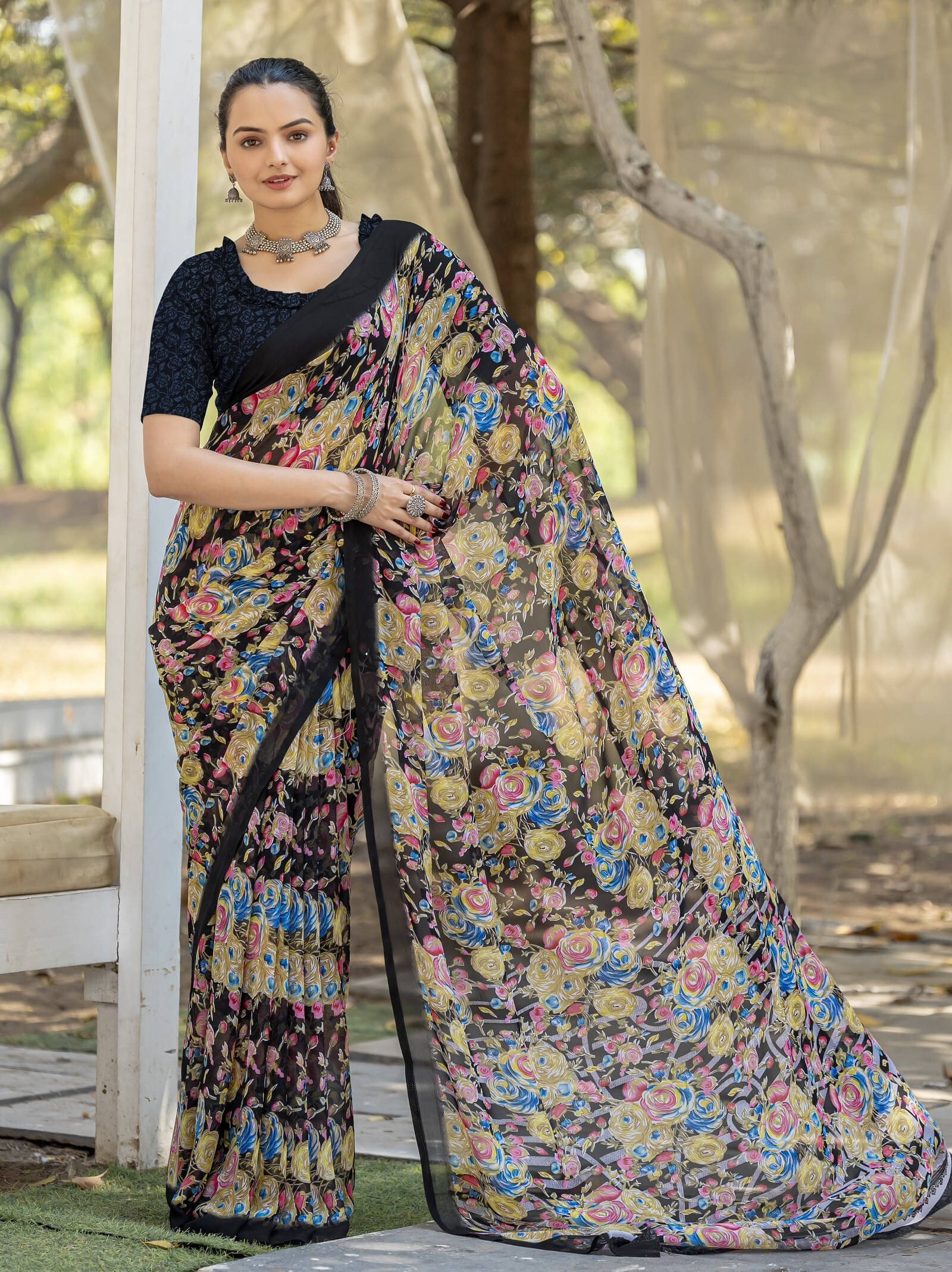     			LEELAVATI Chiffon Printed Regular Saree With Unstitched Blouse Piece ( Multicolor )