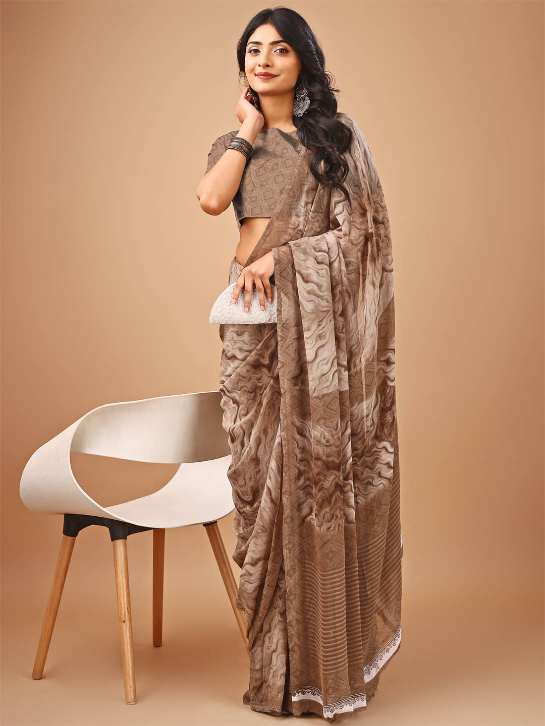     			LEELAVATI Chiffon Printed Regular Saree With Unstitched Blouse Piece ( Beige )