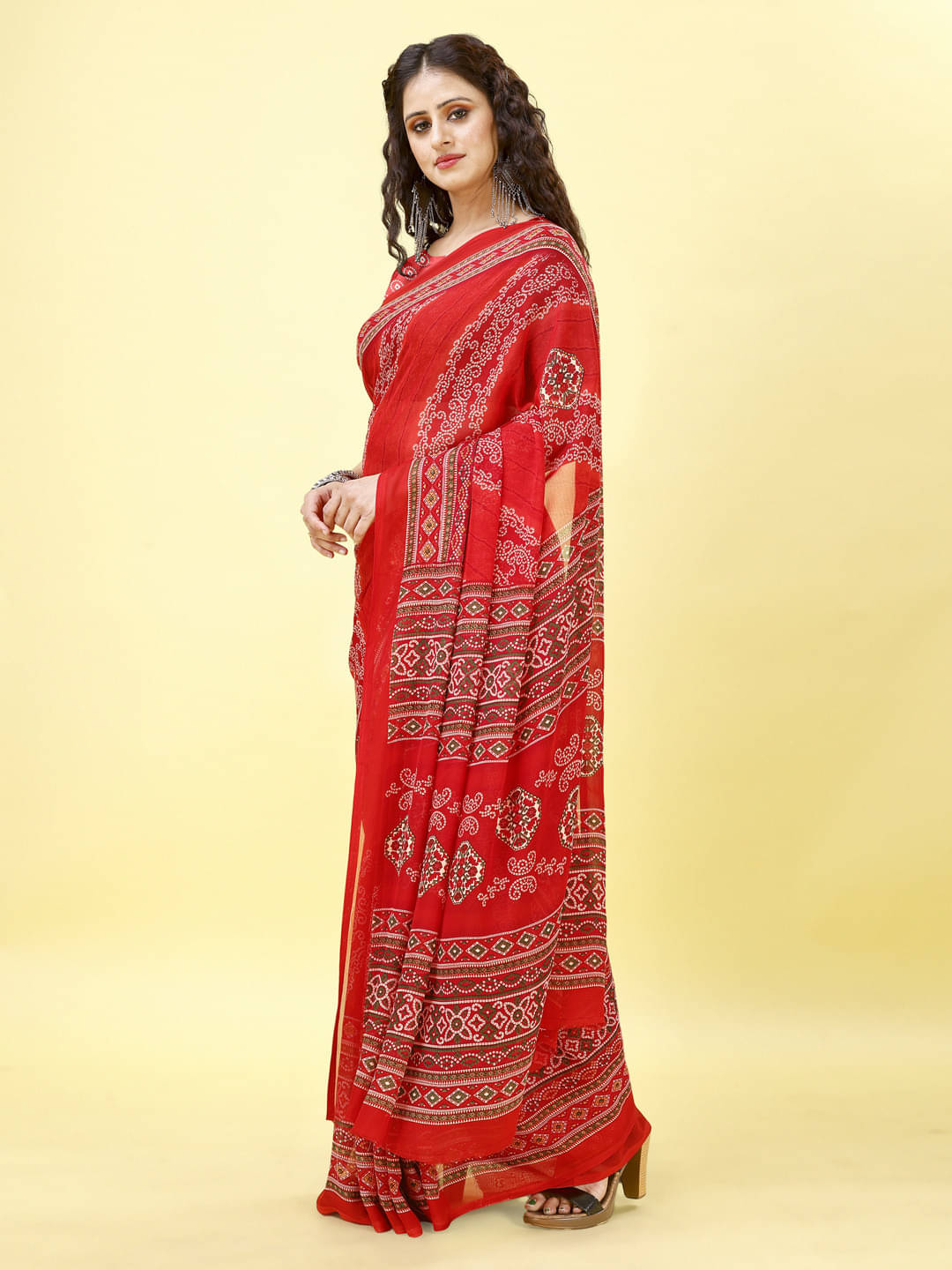 LEELAVATI Georgette Printed Regular Saree With Unstitched Blouse Piece ( Multicolor ) LEELAVATI Georgette Printed Regular Saree With Unstitched Blouse Piece ( Multicolor )