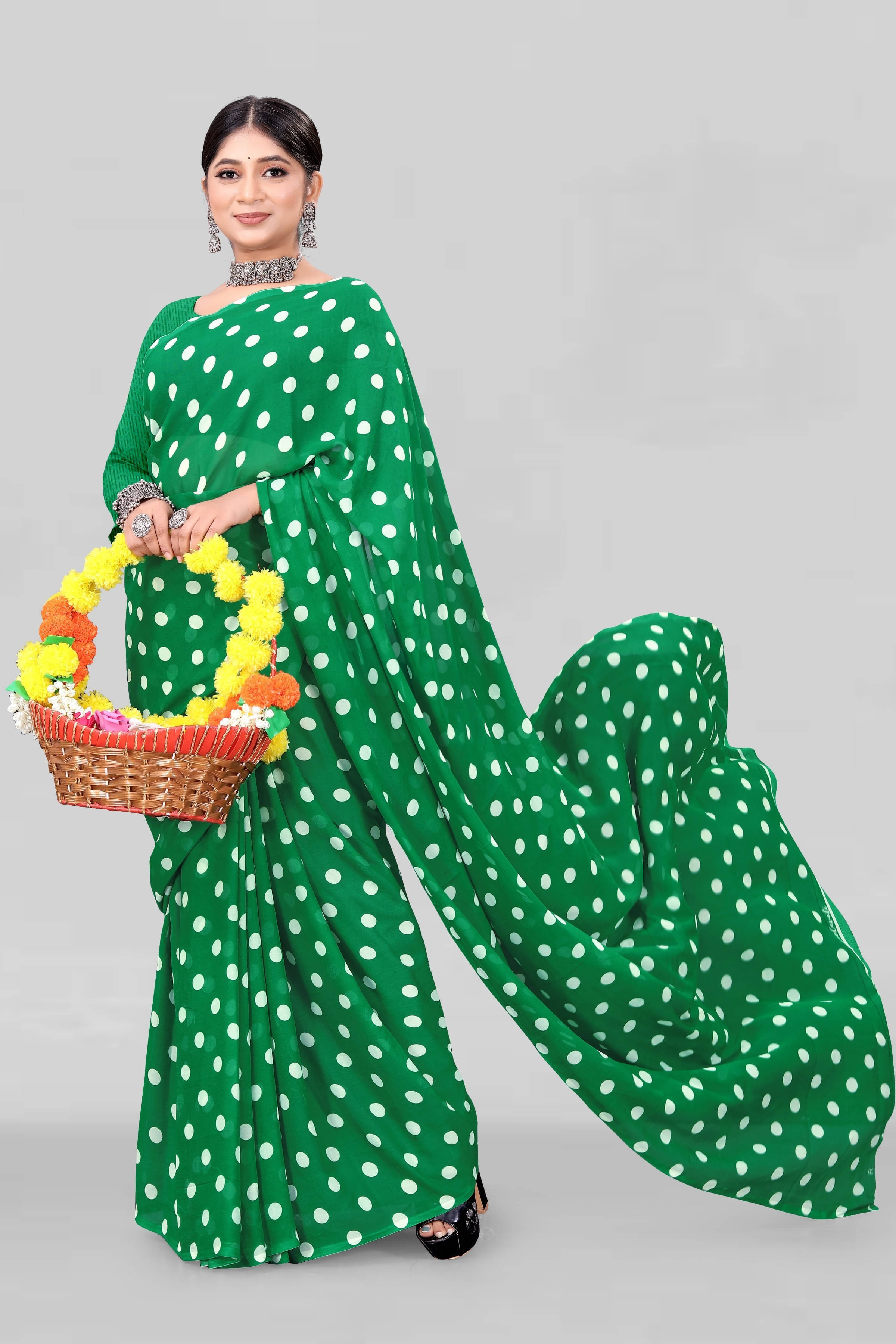 LEELAVATI Georgette Printed Regular Saree With Unstitched Blouse Piece ( Green ) LEELAVATI Georgette Printed Regular Saree With Unstitched Blouse Piece ( Green )