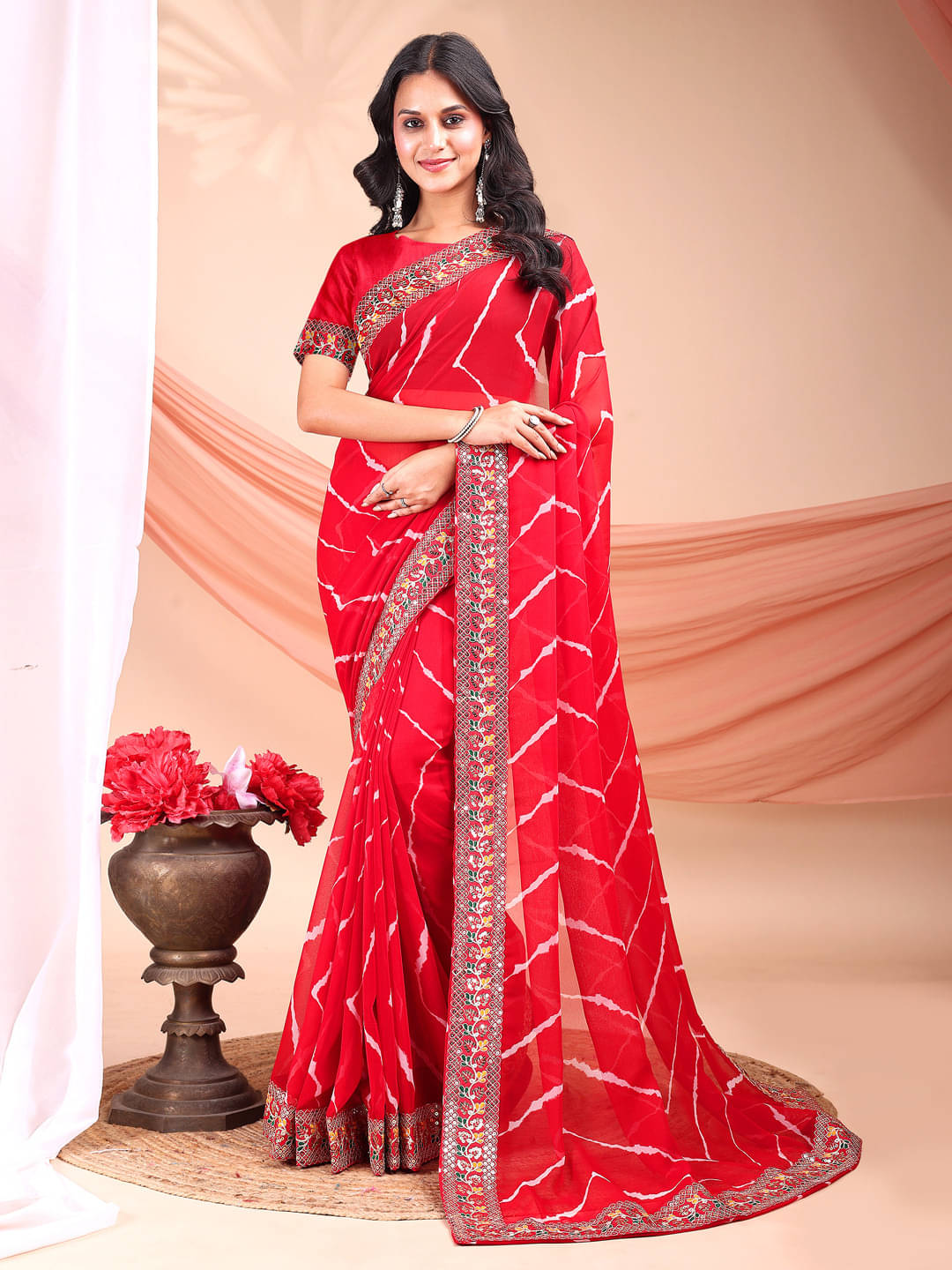     			LEELAVATI Georgette Striped Regular Saree With Unstitched Blouse Piece ( Red )