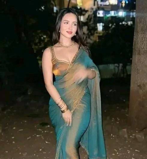 Panchtatva Chiffon Self Design Regular Saree With Unstitched Blouse Piece ( Gold ) Panchtatva Chiffon Self Design Regular Saree With Unstitched Blouse Piece ( Gold )